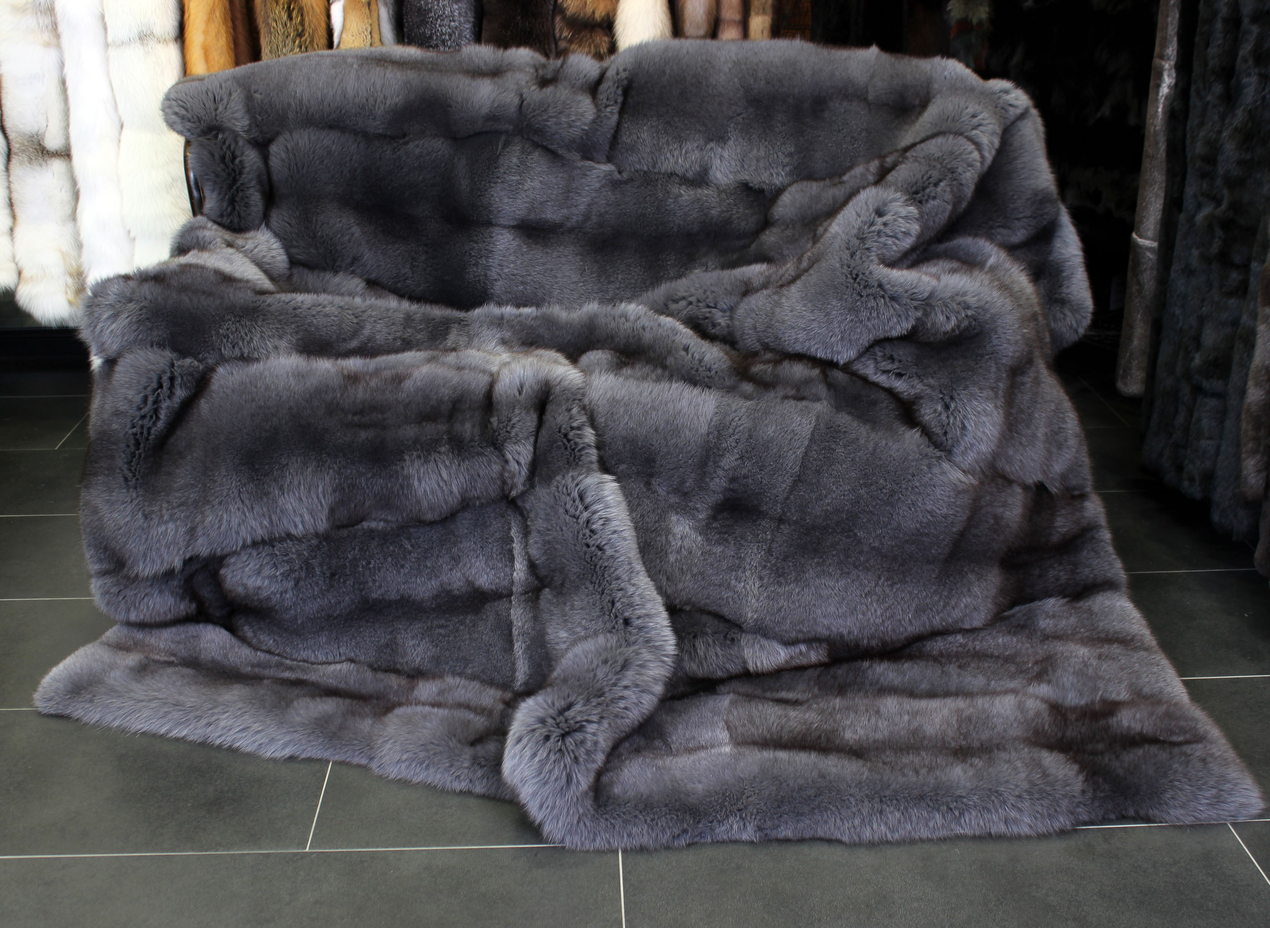 Kuschelige Blaufuchs Pelzdecke in Graphitgrau