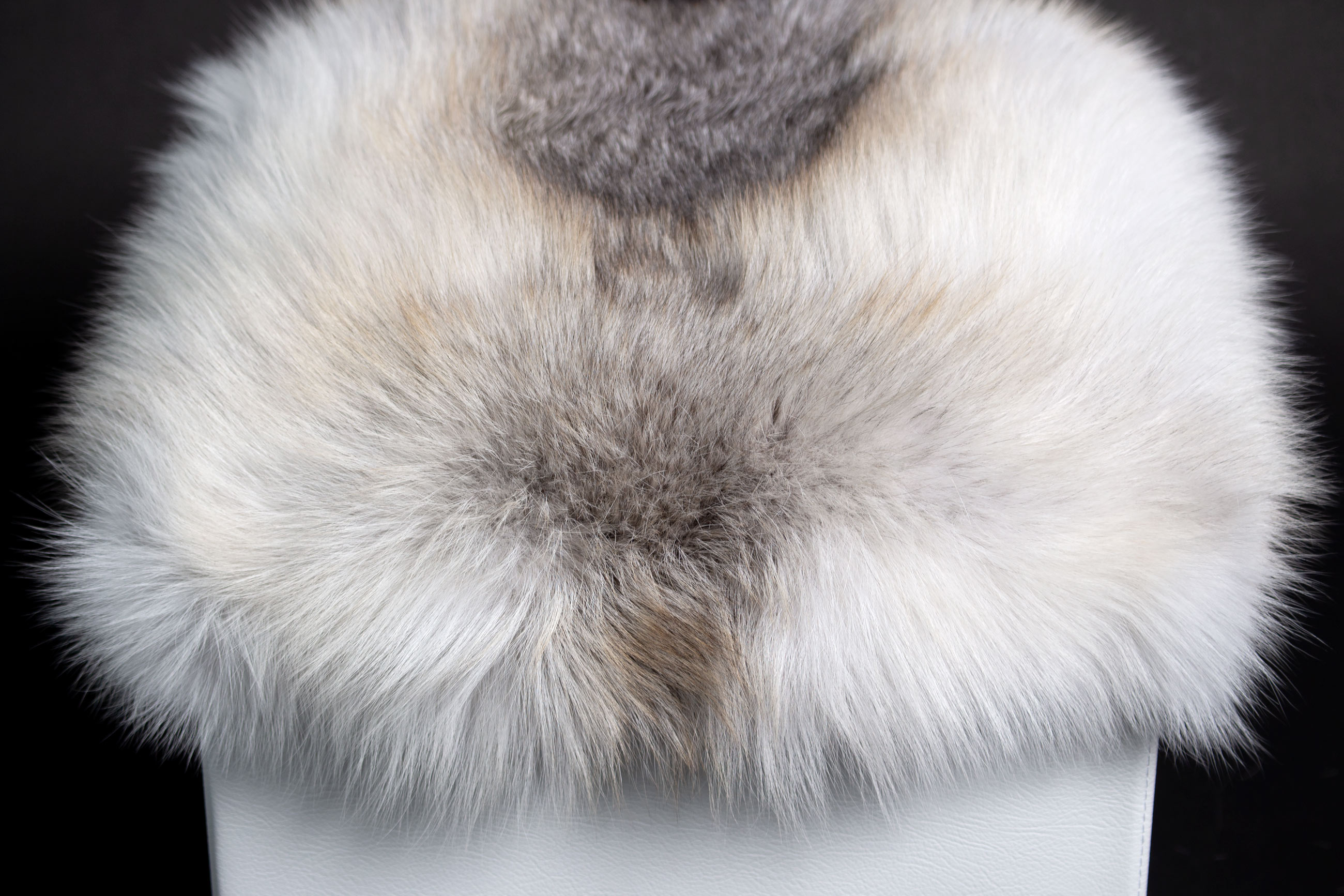 4-4591-Pelz-Sitz-Wuerfel-skandinavischen-Fawnlight-Fuchs-Lars-Paustian Pelz Sitz Würfel mit skandinavischem Fawnlight Fuchs