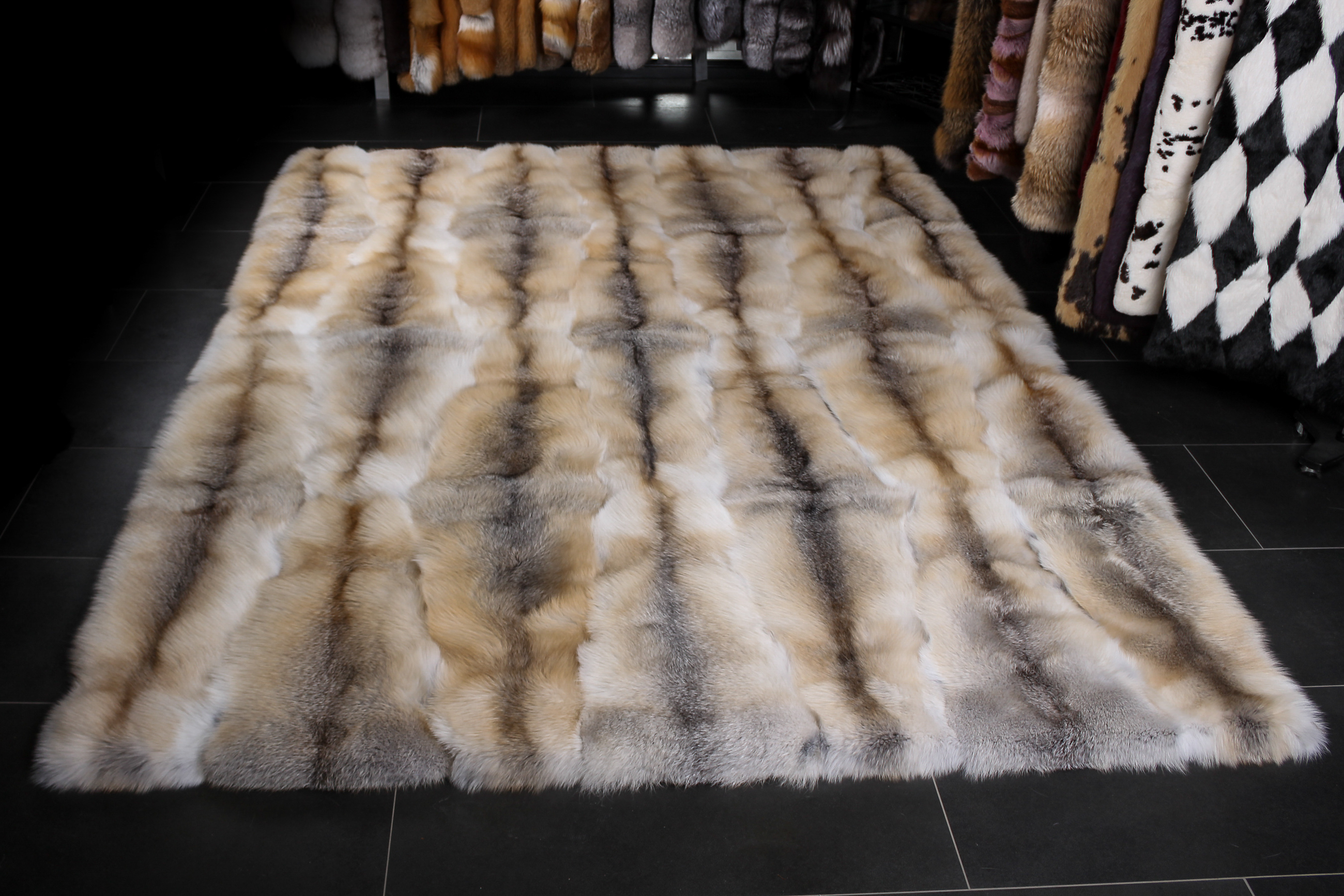 2-2504-Fawnlight-Fuchs-Fellteppich-Lars-Paustian Fawnlight Fuchs Fellteppich SAGA