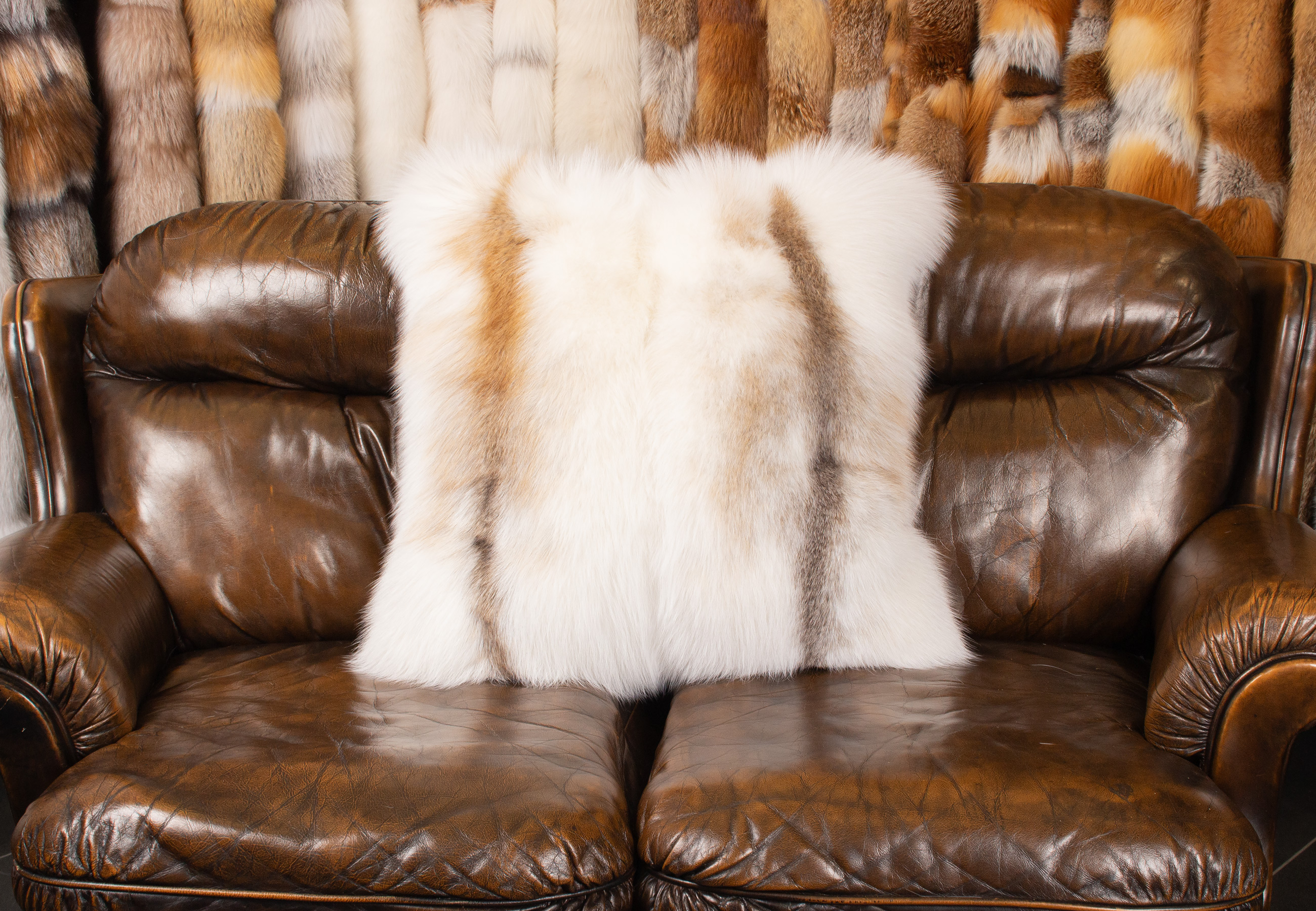 Edles Sun Glo Pelzkissen Edles Sun Glo Pelzkissen