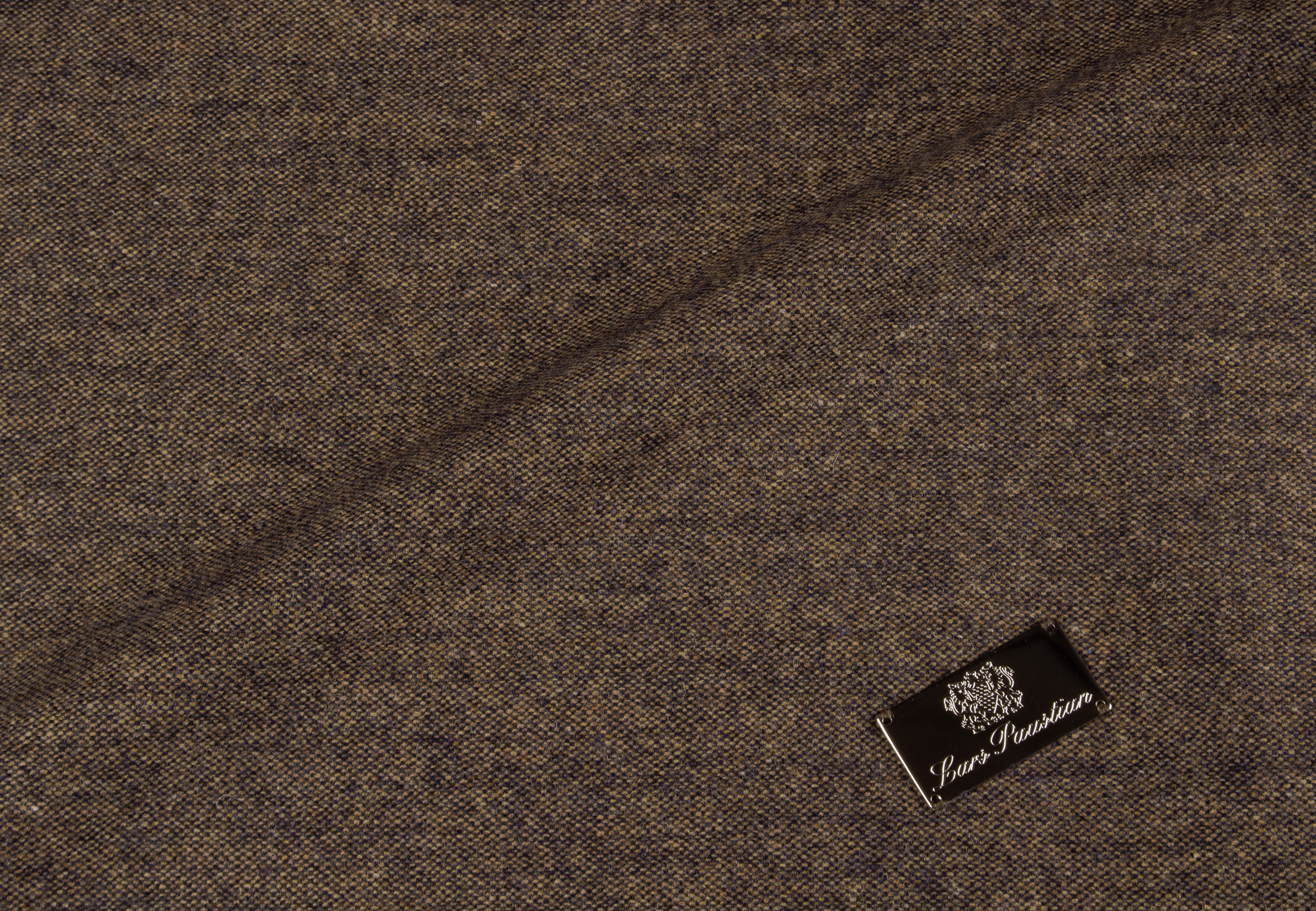 Echte Felldecke aus naturfarbenem Waschbärfell Echte Felldecke aus naturfarbenem Waschbärfell