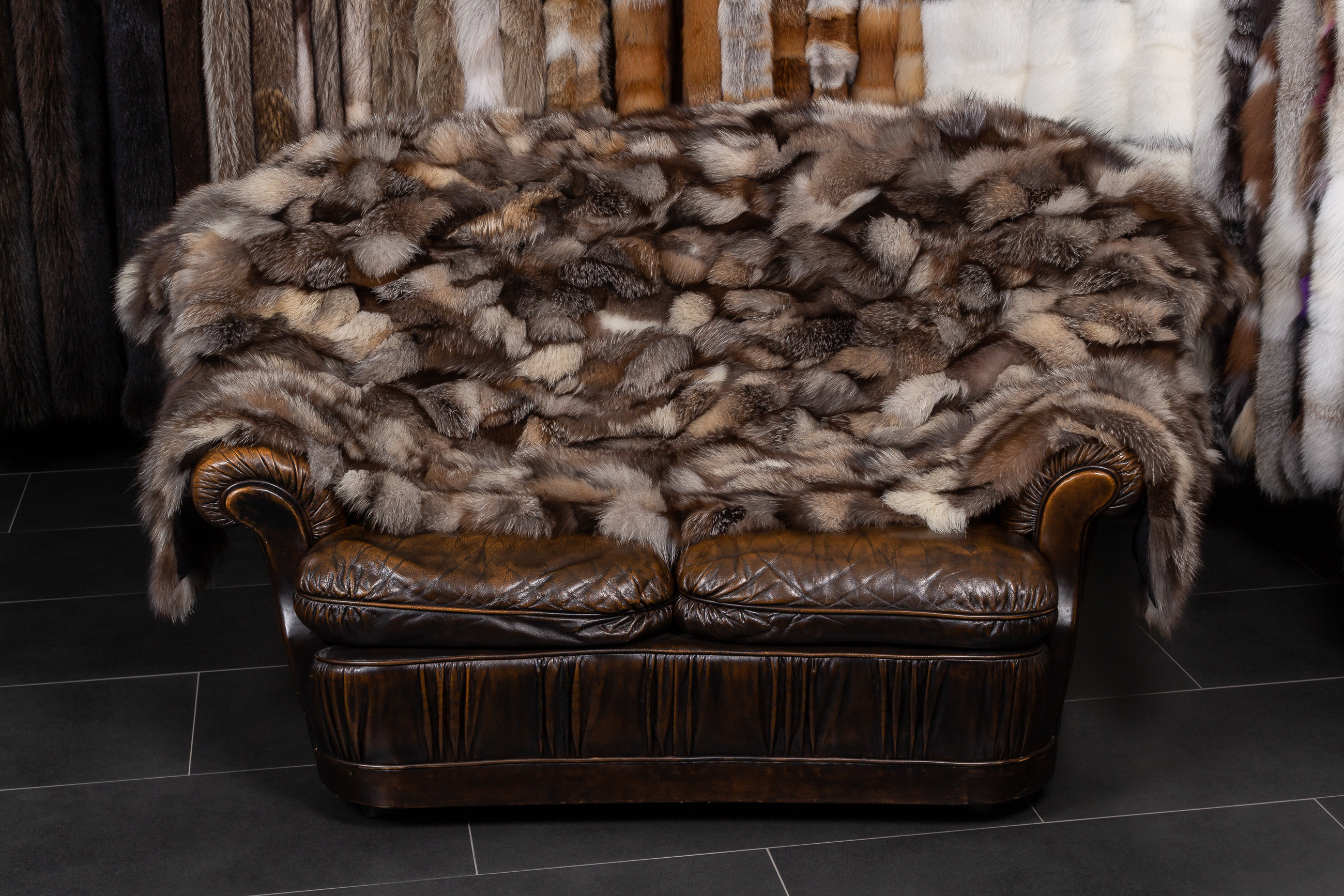 5-3502-Echtpelz-Felldecke-Fuchsst-cken-Eisberg-Lars-Paustiancg686UAOChCMZ Echtpelz Fuchsseiten Felldecke "Eisberg"