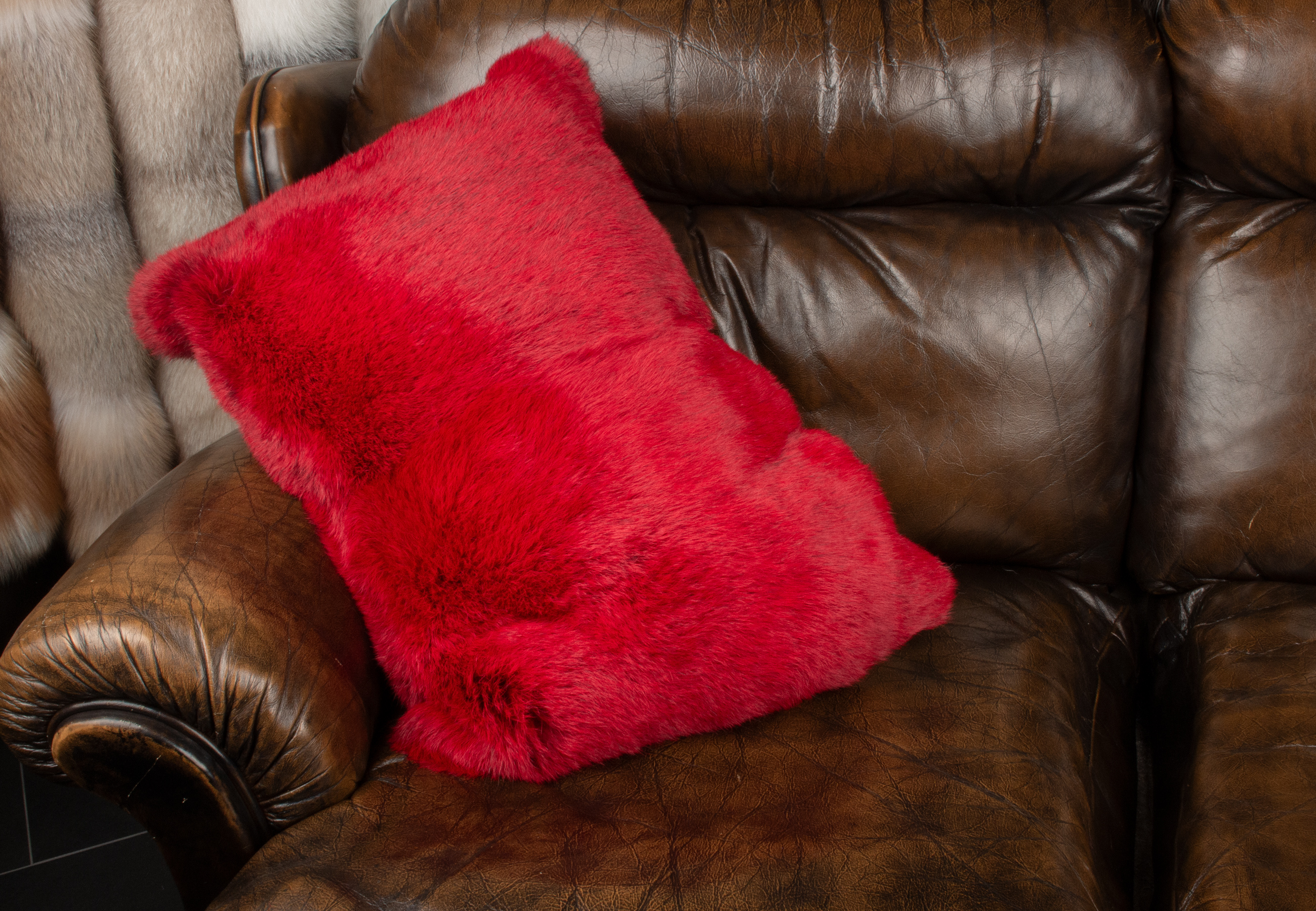 Rotes Kaninchen Fellkissen Rotes Kaninchen Fellkissen