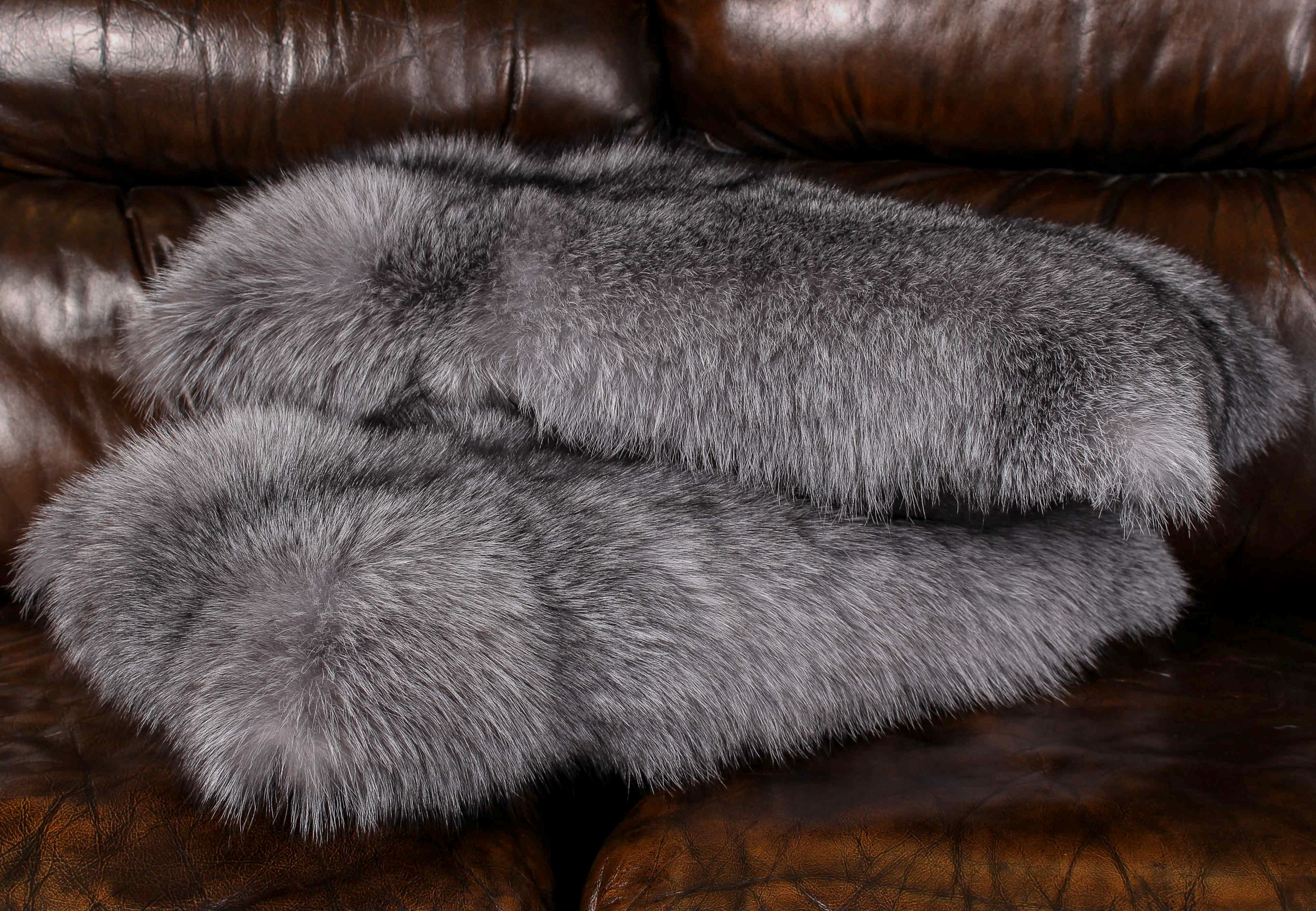 Blue Frost Fuchs Pelzkissen (SAGA Fur)