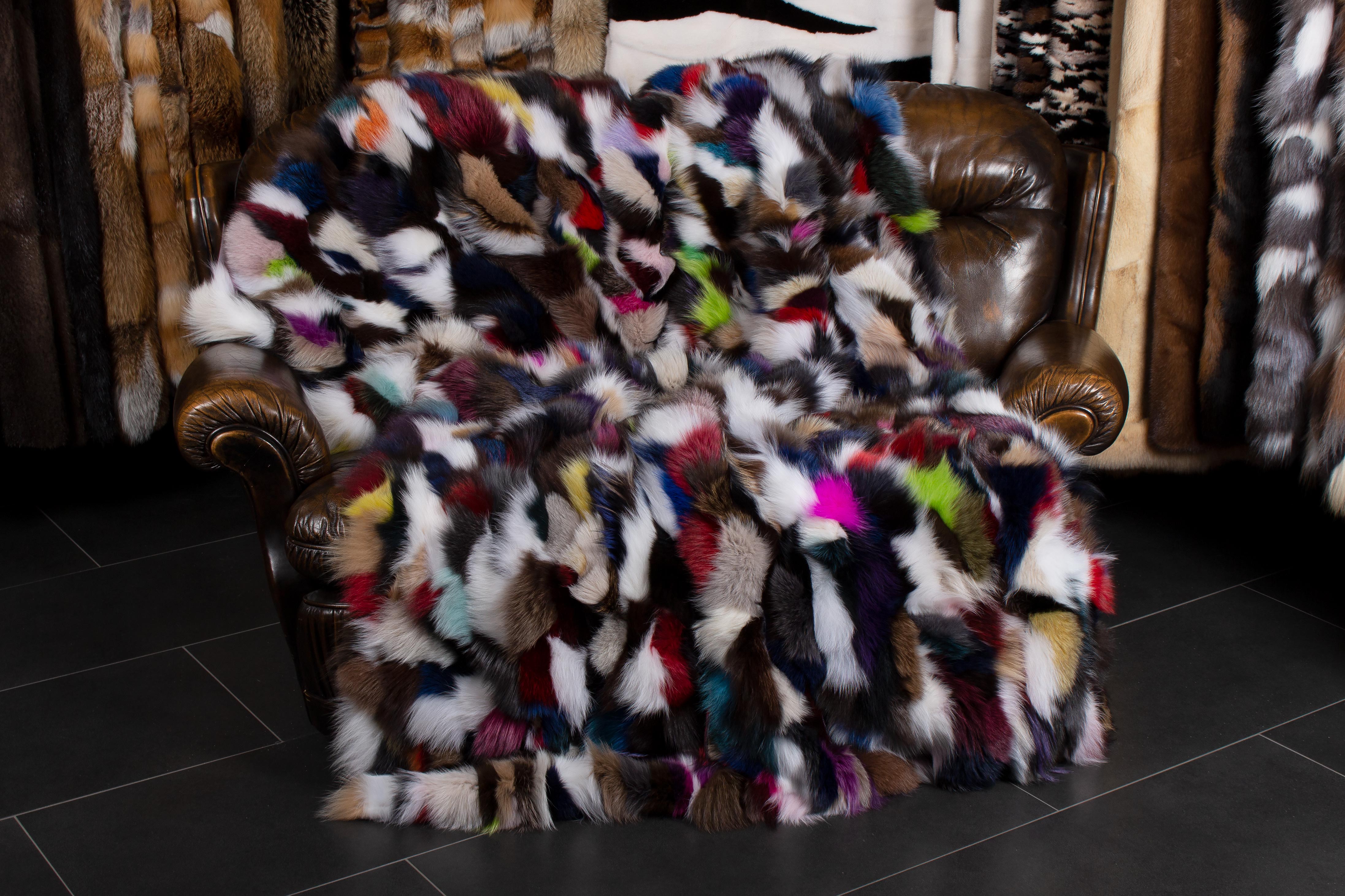 2-1480-Multicolor-Pelz-Decke-Fuchsseiten-Lars-Paustian Multicolor Pelz Decke aus kuscheligen Blaufuchsseiten