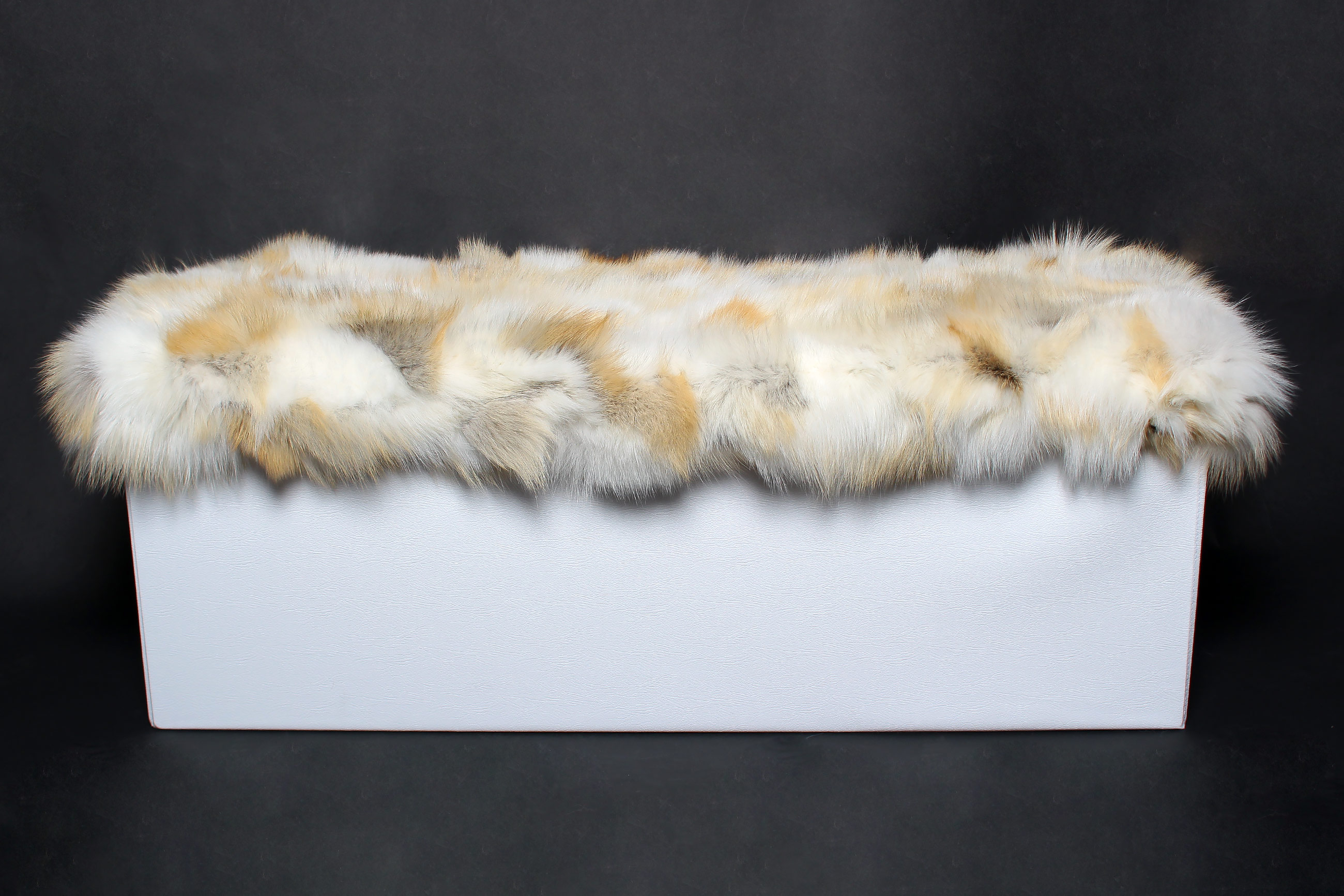 Weiße Sitztruhe mit Golden Island Fuchs Bezug