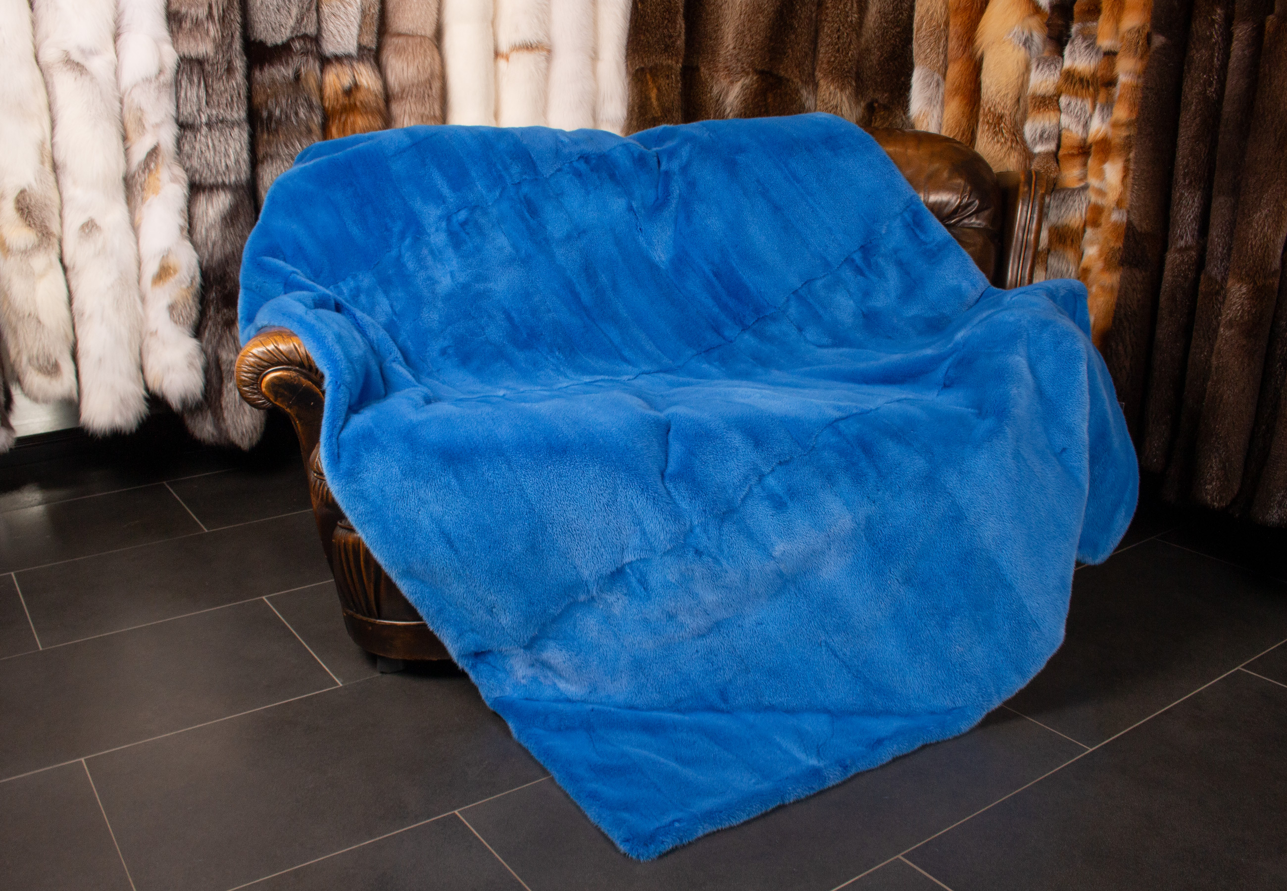 Edle Nerz Felldecke in Blau Edle Nerz Felldecke in Blau