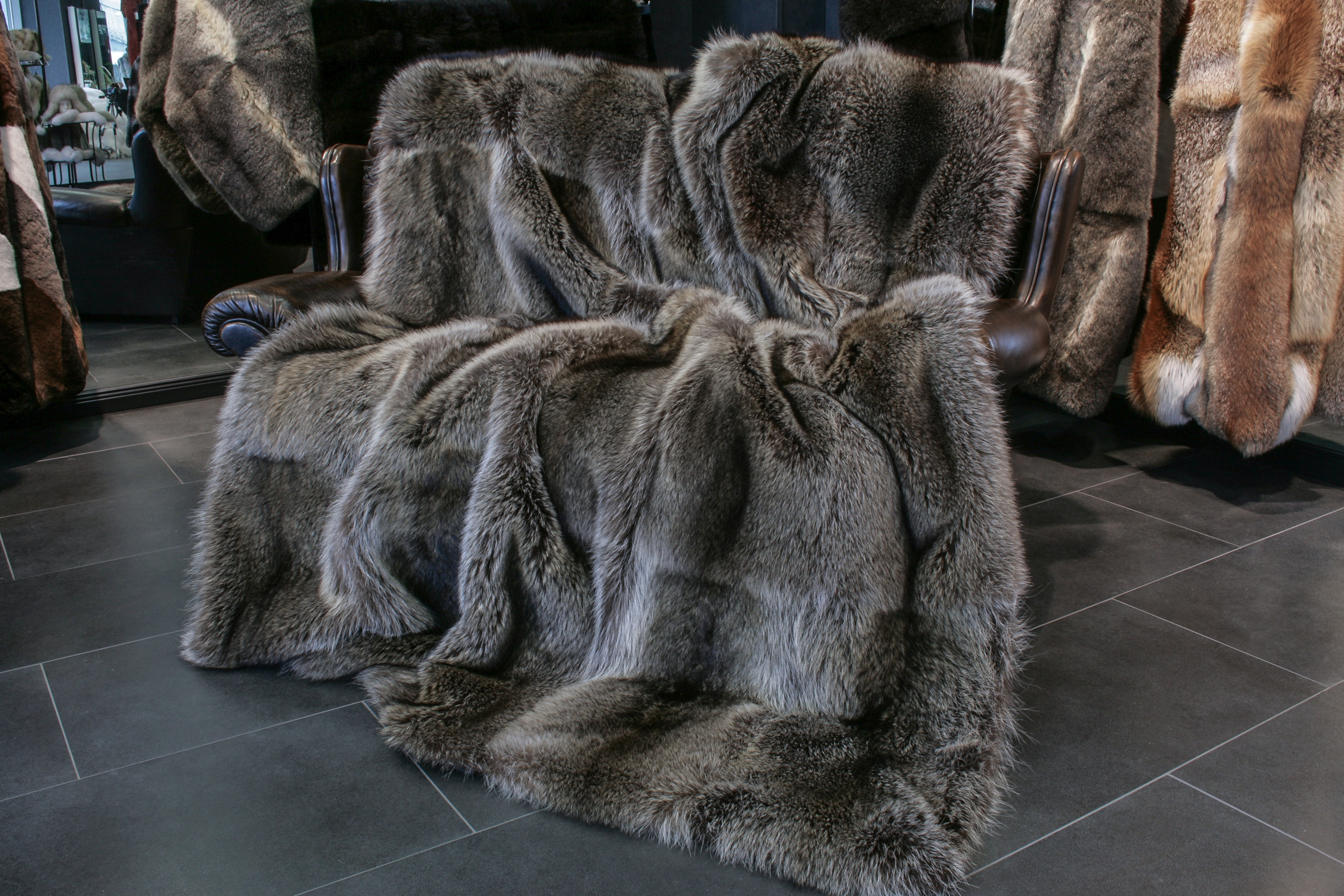 Waschbär Pelzdecke "Silberglanz"