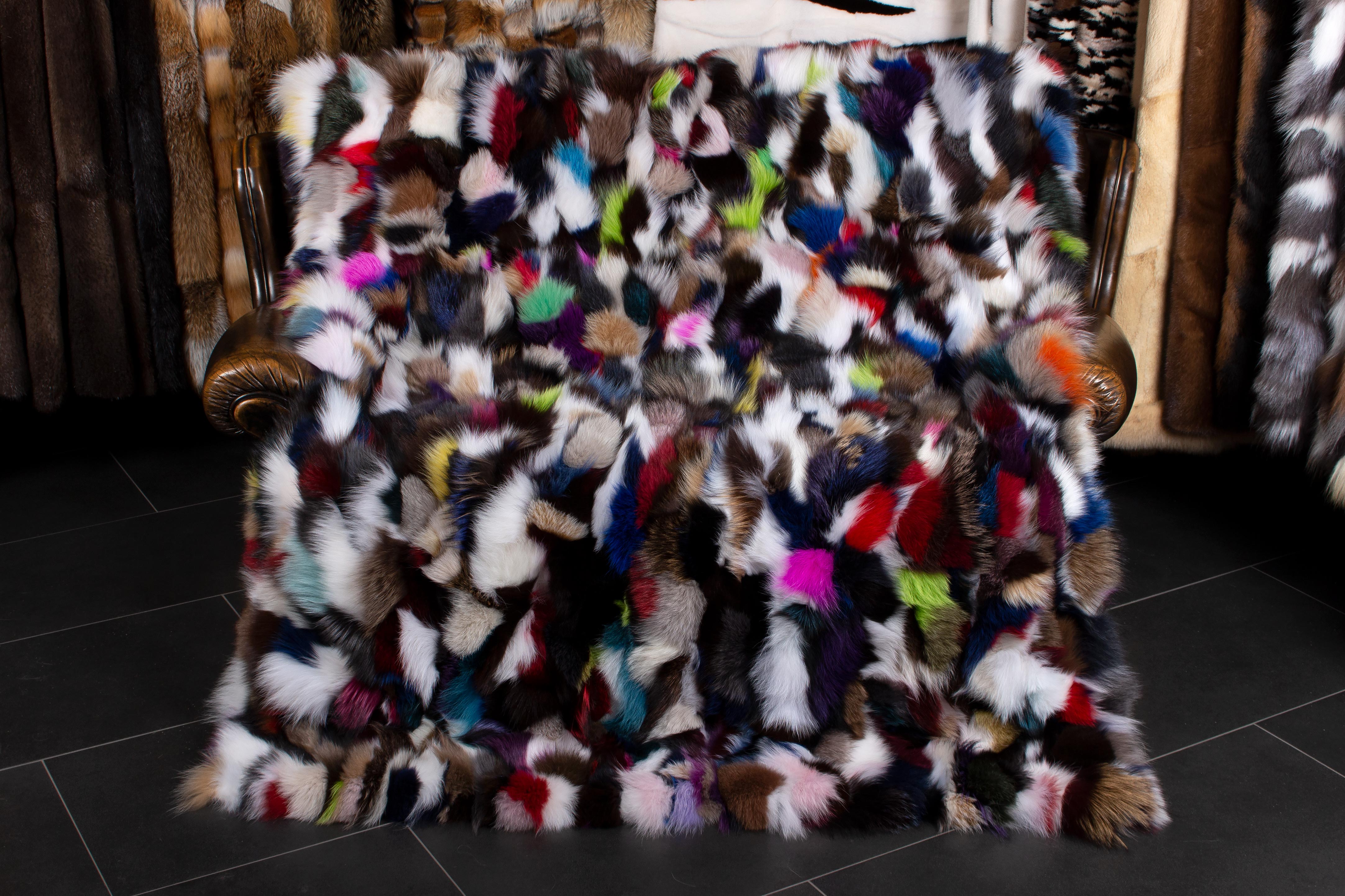 4-1480-Multicolor-Pelz-Decke-Fuchsseiten-Lars-Paustian Multicolor Pelz Decke aus kuscheligen Blaufuchsseiten