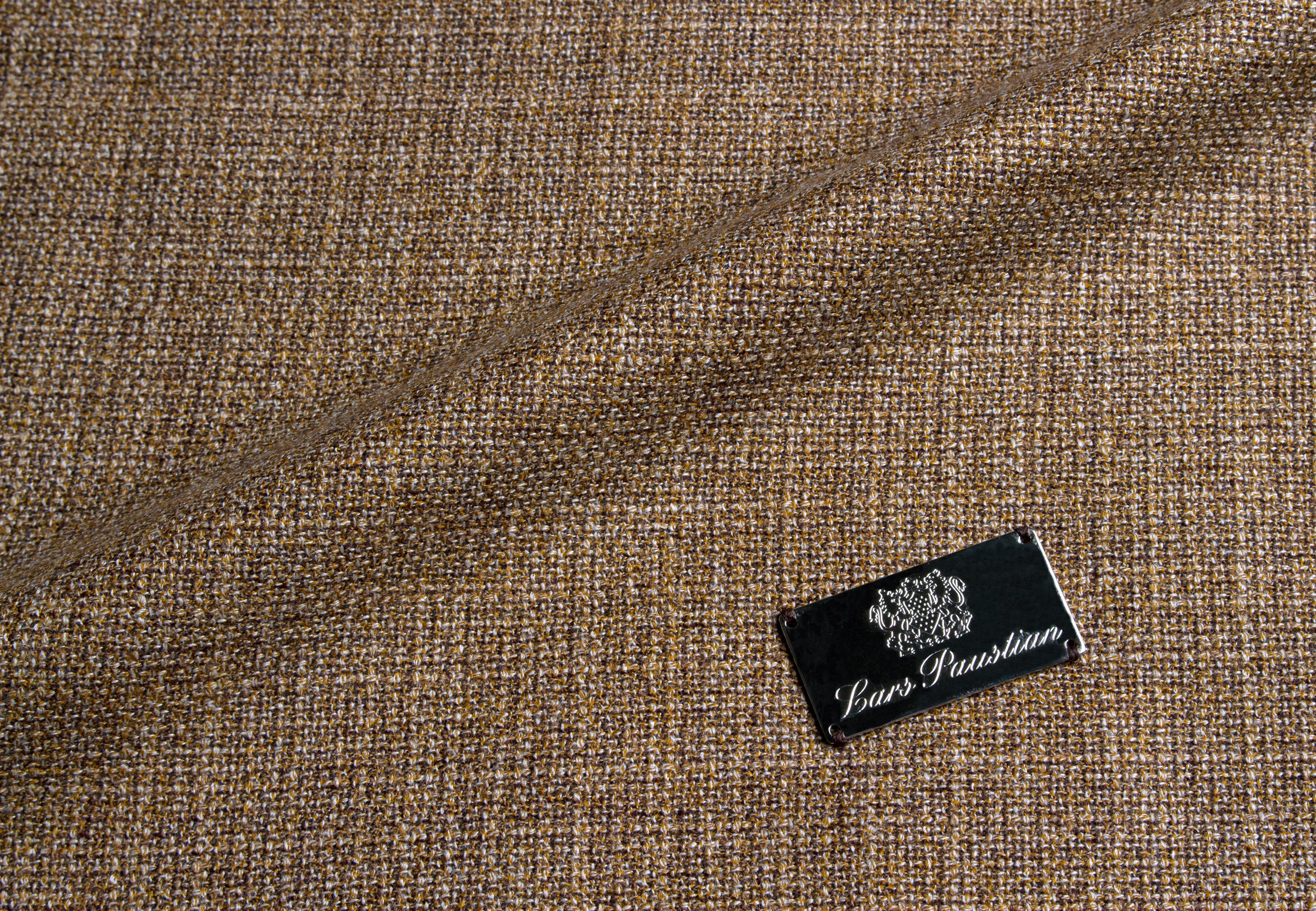 99210-braun-beige-melierte-Wolle-Lars-Paustian-Pelz SAGA Cross-Fuchsdecke "Smokey"