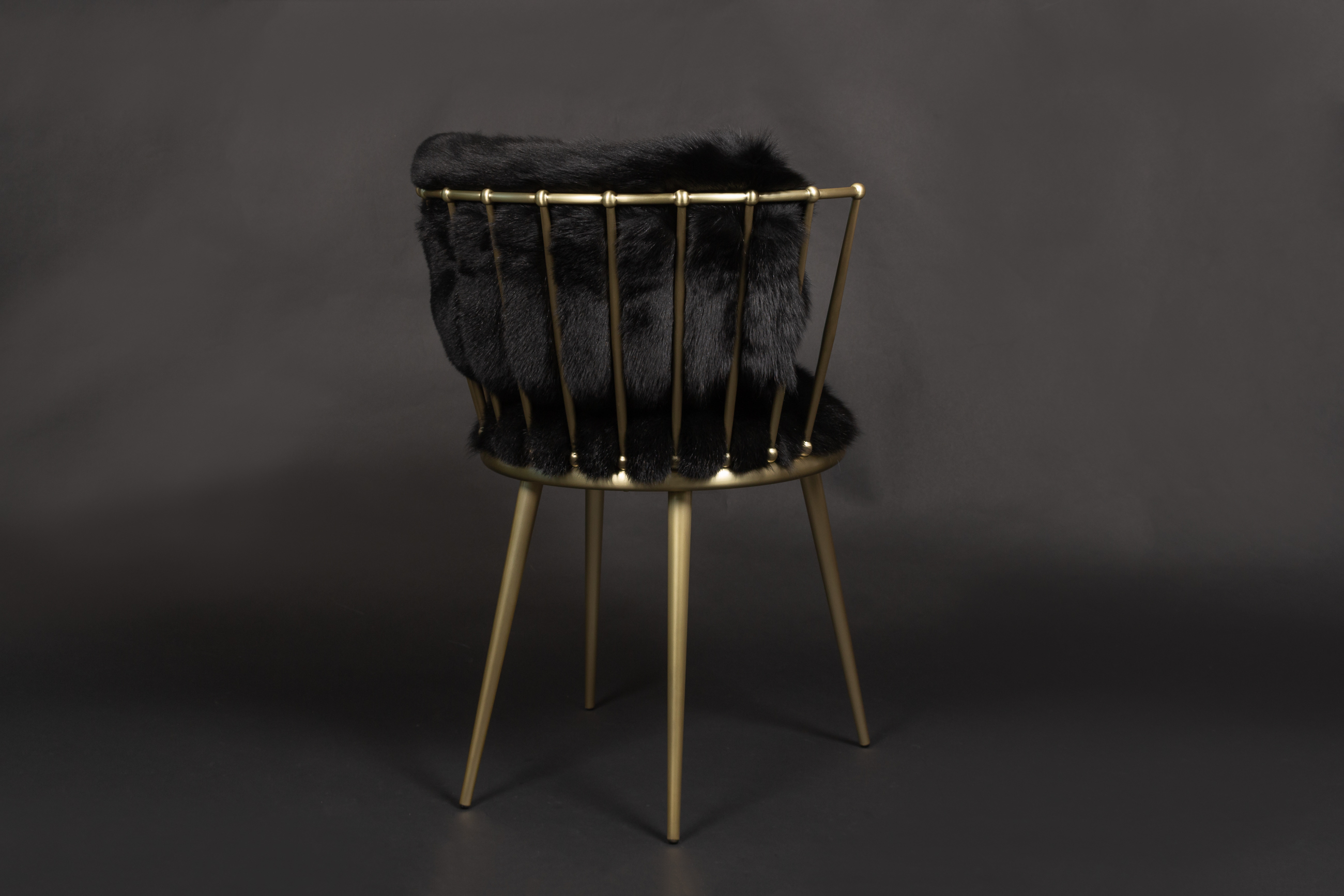 Skandinavischer Shadow Fuchs Stuhl in schwarz-gold