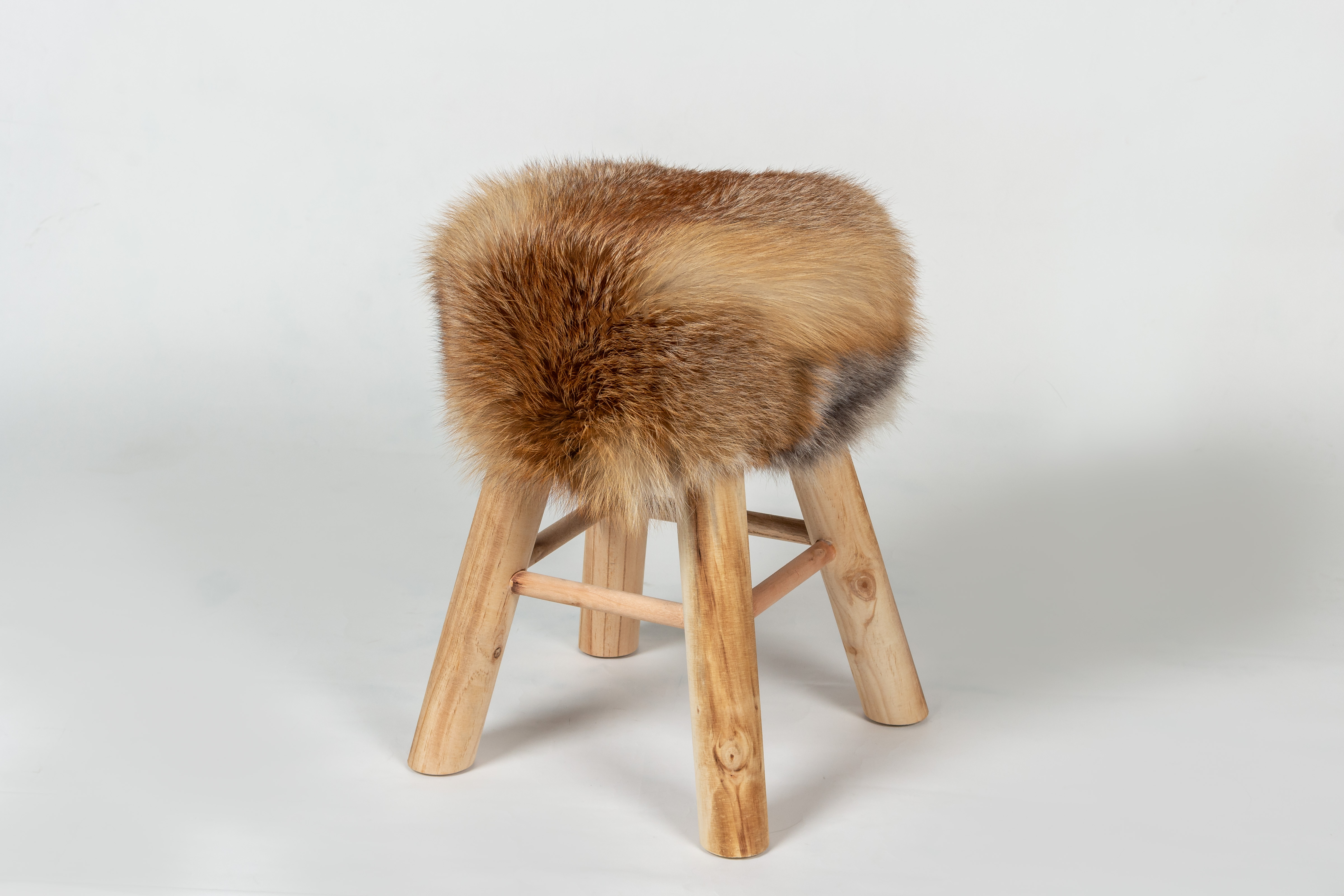 1-9130-Fell-Hocker-Europ-ischen-Rotfuechsen-Lars-Paustian Fell Hocker aus Europäischen Rotfüchsen