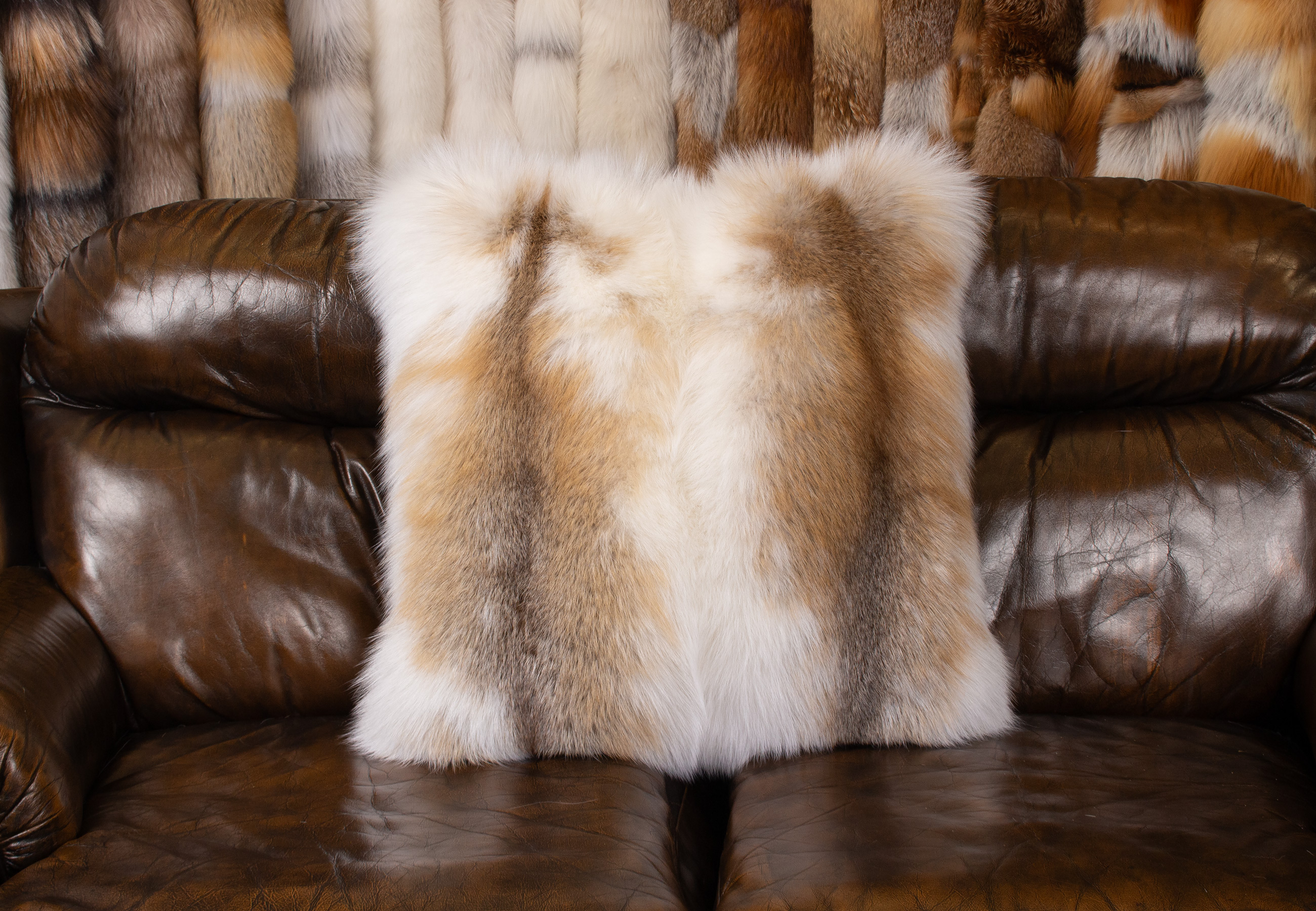 Kuscheliges Pelzkissen aus Sun Glo Fuchs Kuscheliges Pelzkissen aus Sun Glo Fuchs