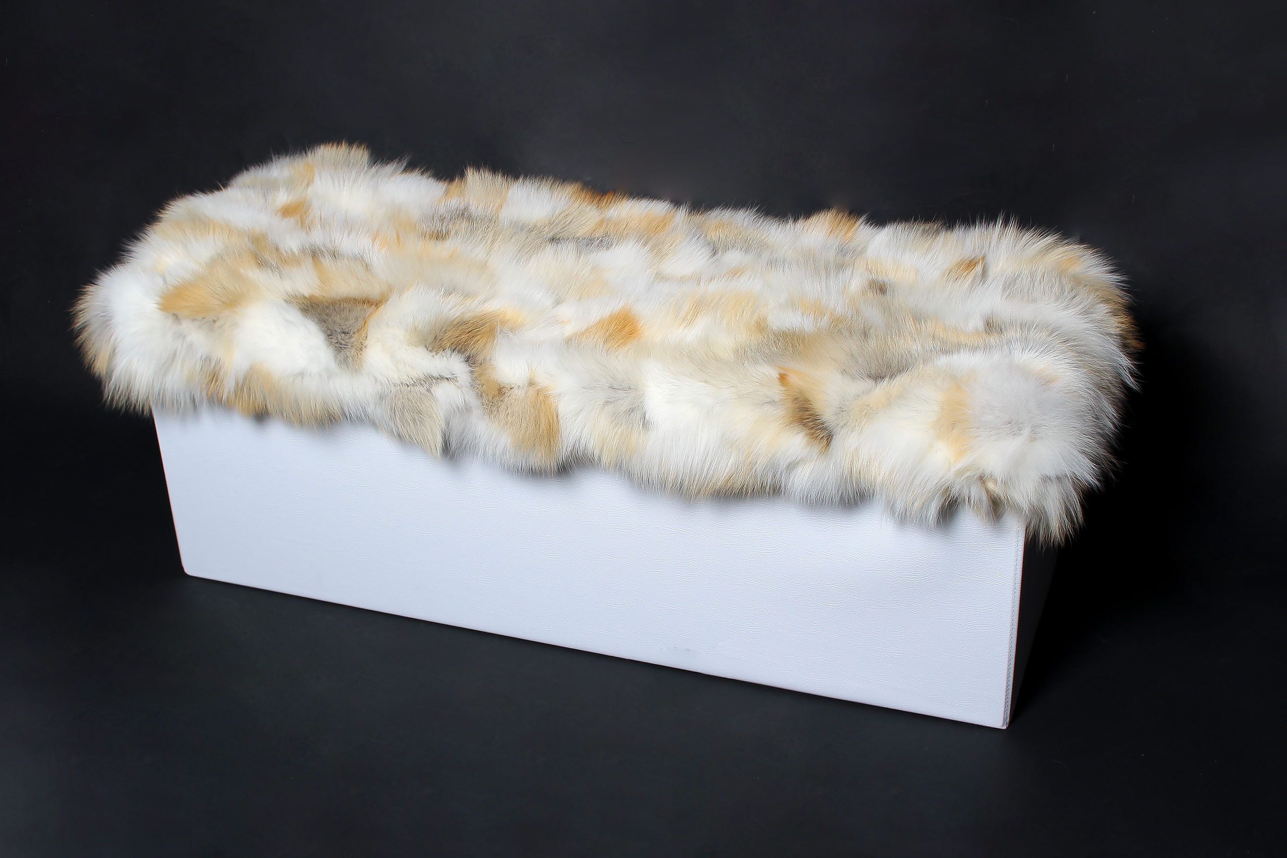 Weiße Sitztruhe mit Golden Island Fuchs Bezug