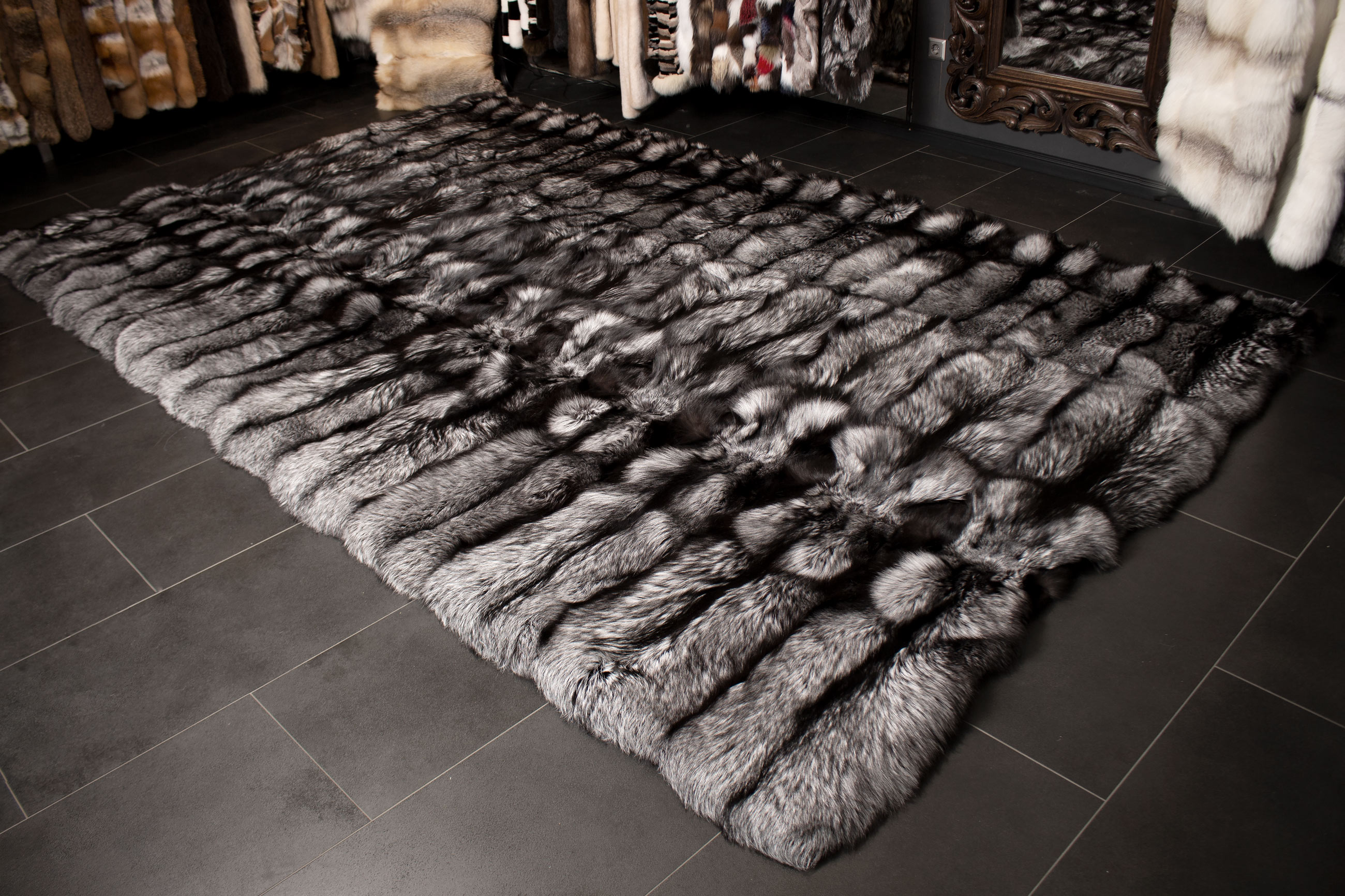 Großer Silberfuchs Pelz Teppich aus skandinavischem Fuchsfell