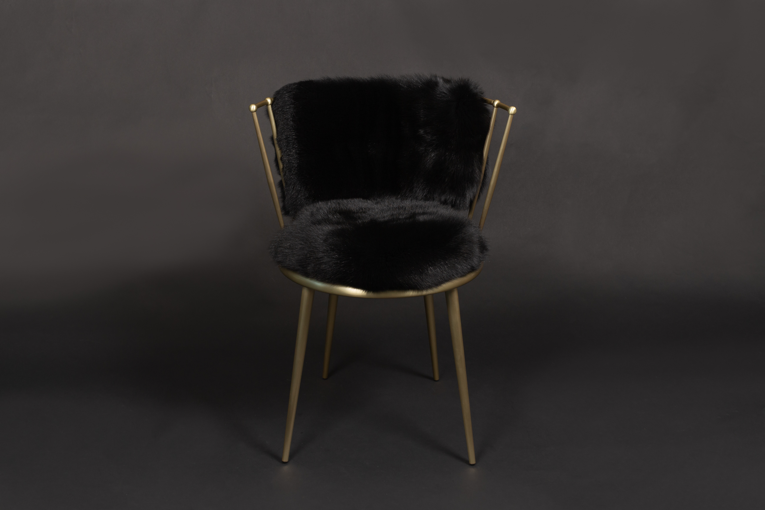 Skandinavischer Shadow Fuchs Stuhl in schwarz-gold