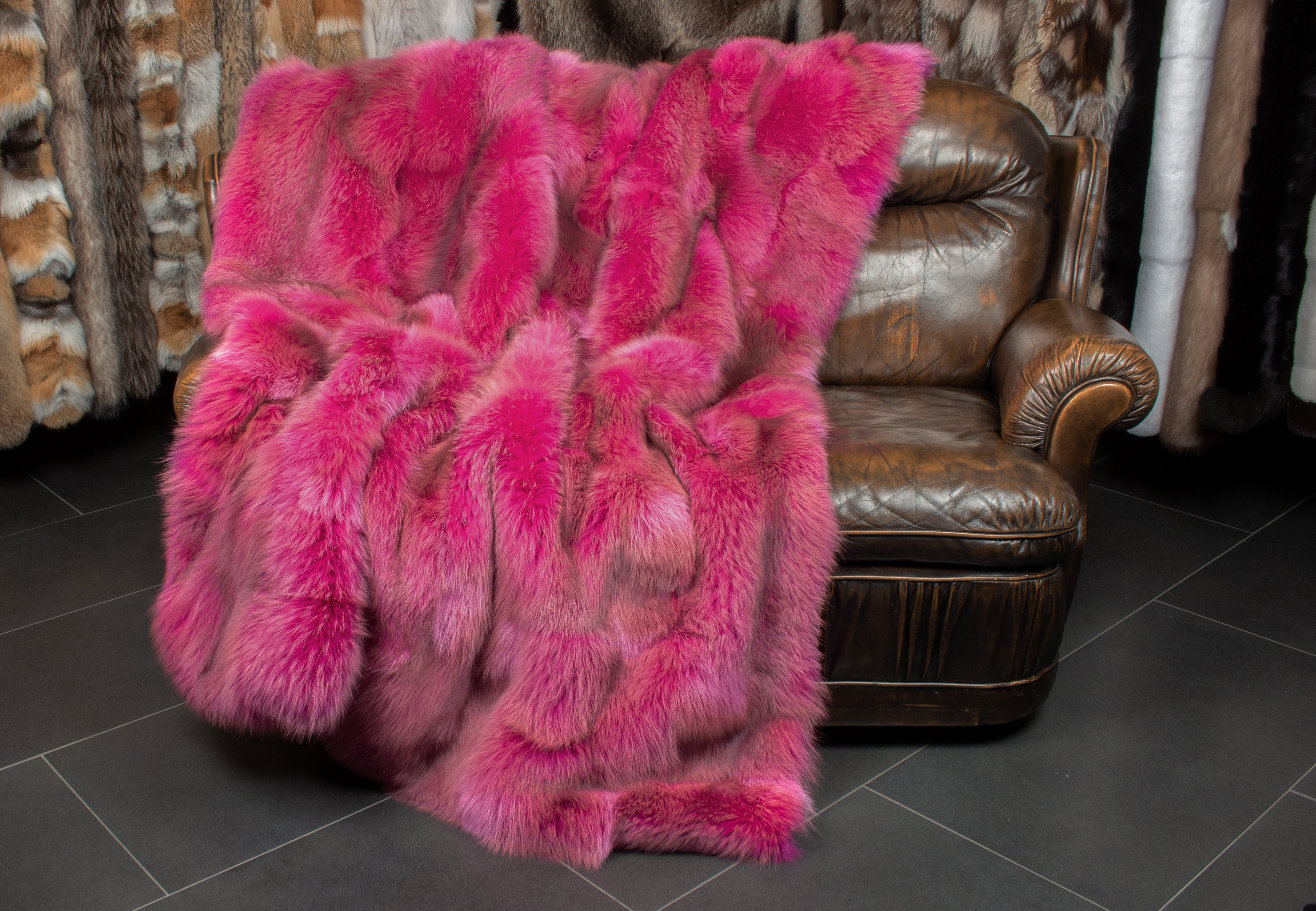 2-1372-Felldecke-europaeischen-Rotfuchs-pink-Echtfell-Tagesdecke Felldecke aus europäischen Rotfuchs in pink