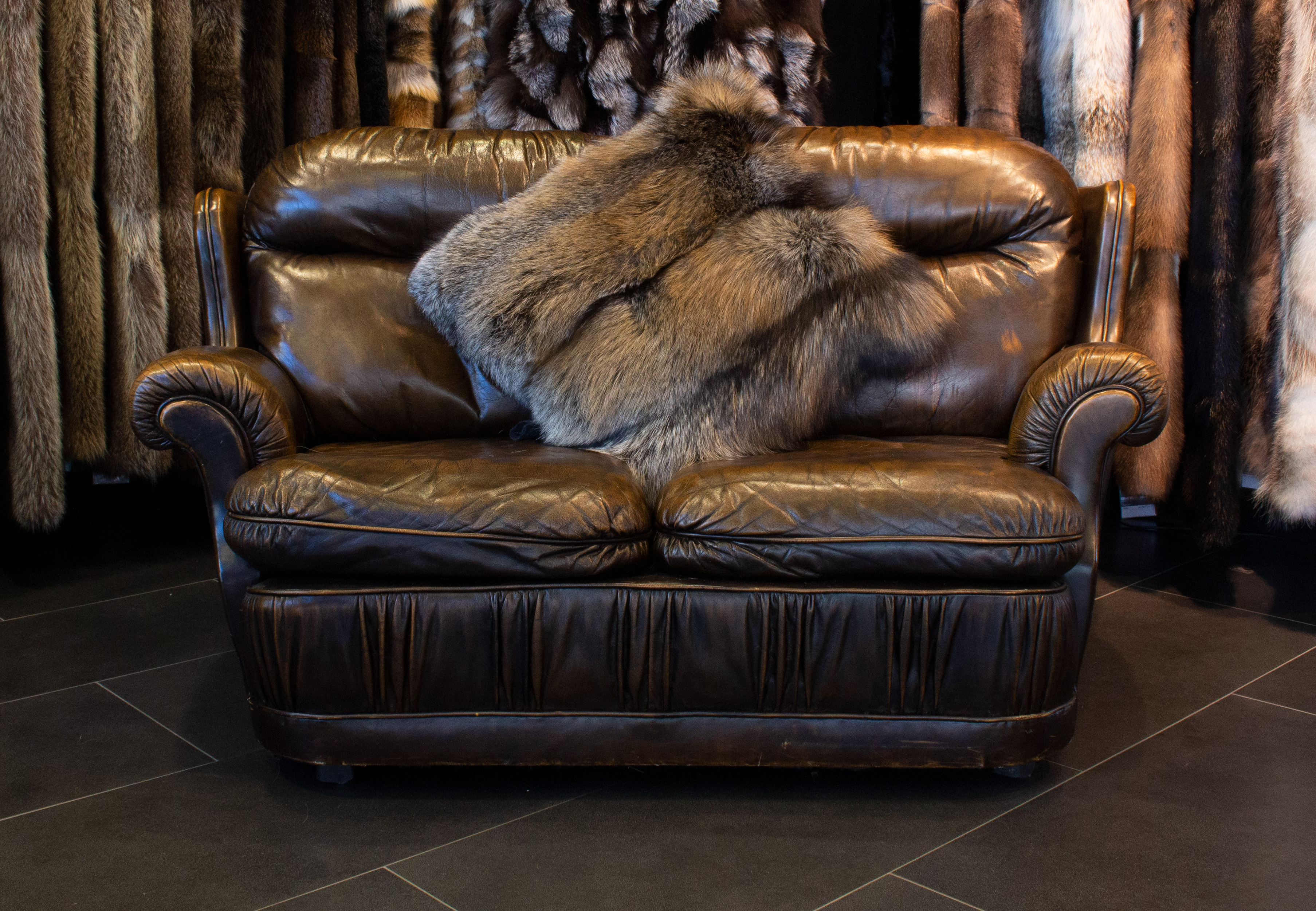 1-3173-Gold-Cross-Fuchs-Pelzkissen-Echtpelz Gold Cross Fuchs Pelzkissen