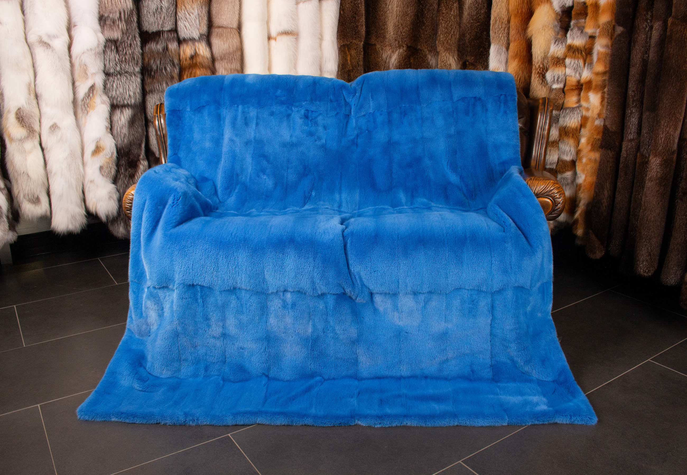 Edle Nerz Felldecke in Blau Edle Nerz Felldecke in Blau