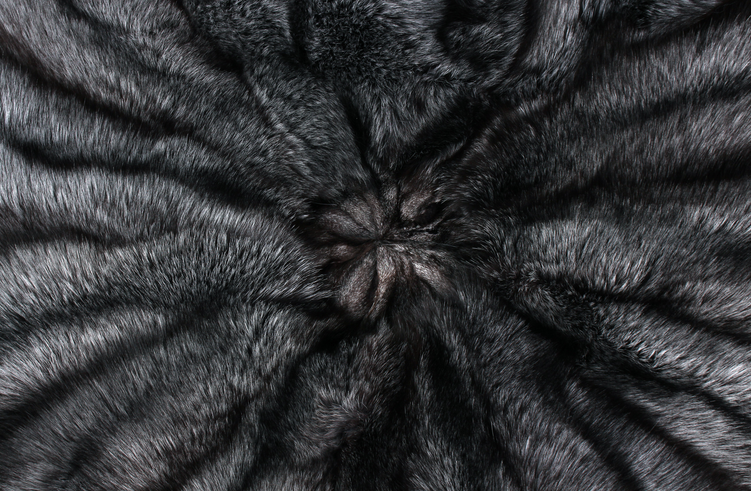 3-Bluefrost-Fuchsfell-Pelzteppich-in-natur-grau-JPG SAGA Bluefrost Fuchsfell Pelzteppich in natur grau