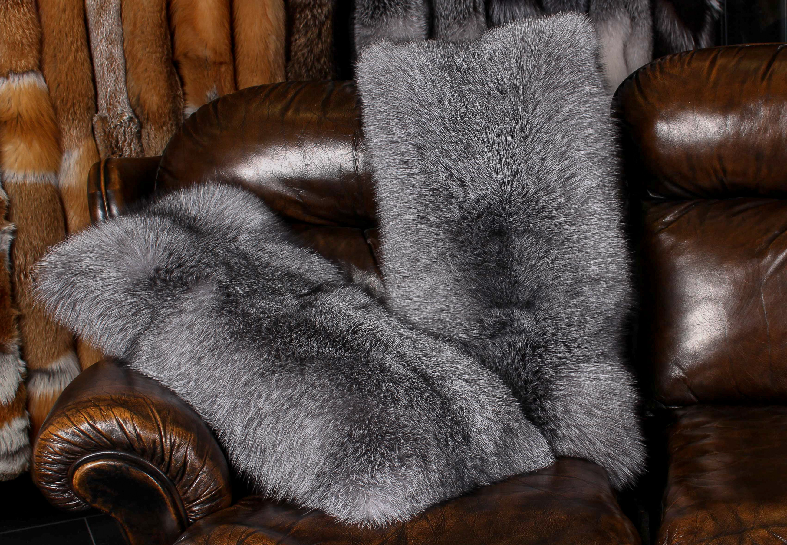 2-1335-Blue-Frost-Fuchs-Pelzkissen Blue Frost Fuchs Pelzkissen (SAGA Fur)