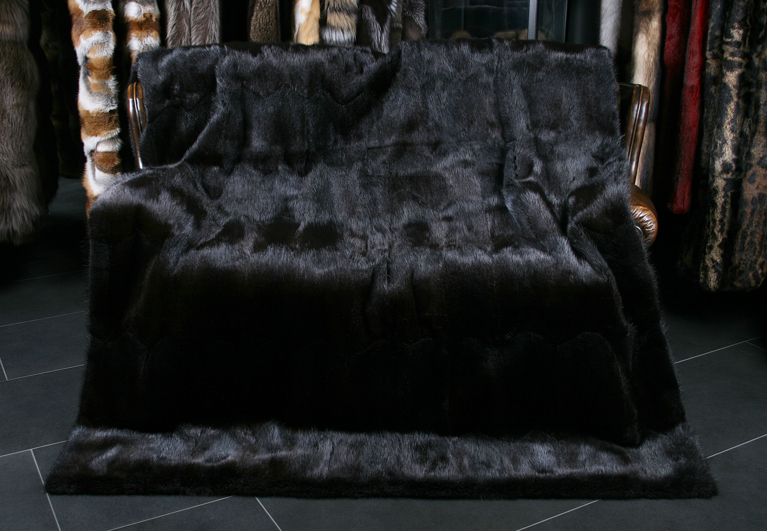 1-1004-Bisam-Felldecke-kanadische-Bisamfelle Bisam Felldecke aus kanadischen Bisamfellen (Fur Harvesters)