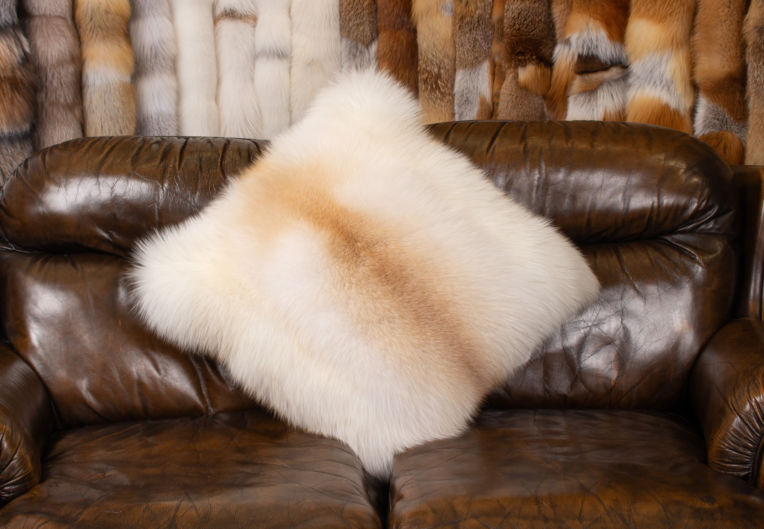 Edles Pelzkissen aus Apricot Fuchs Edles Pelzkissen aus Apricot Fuchs