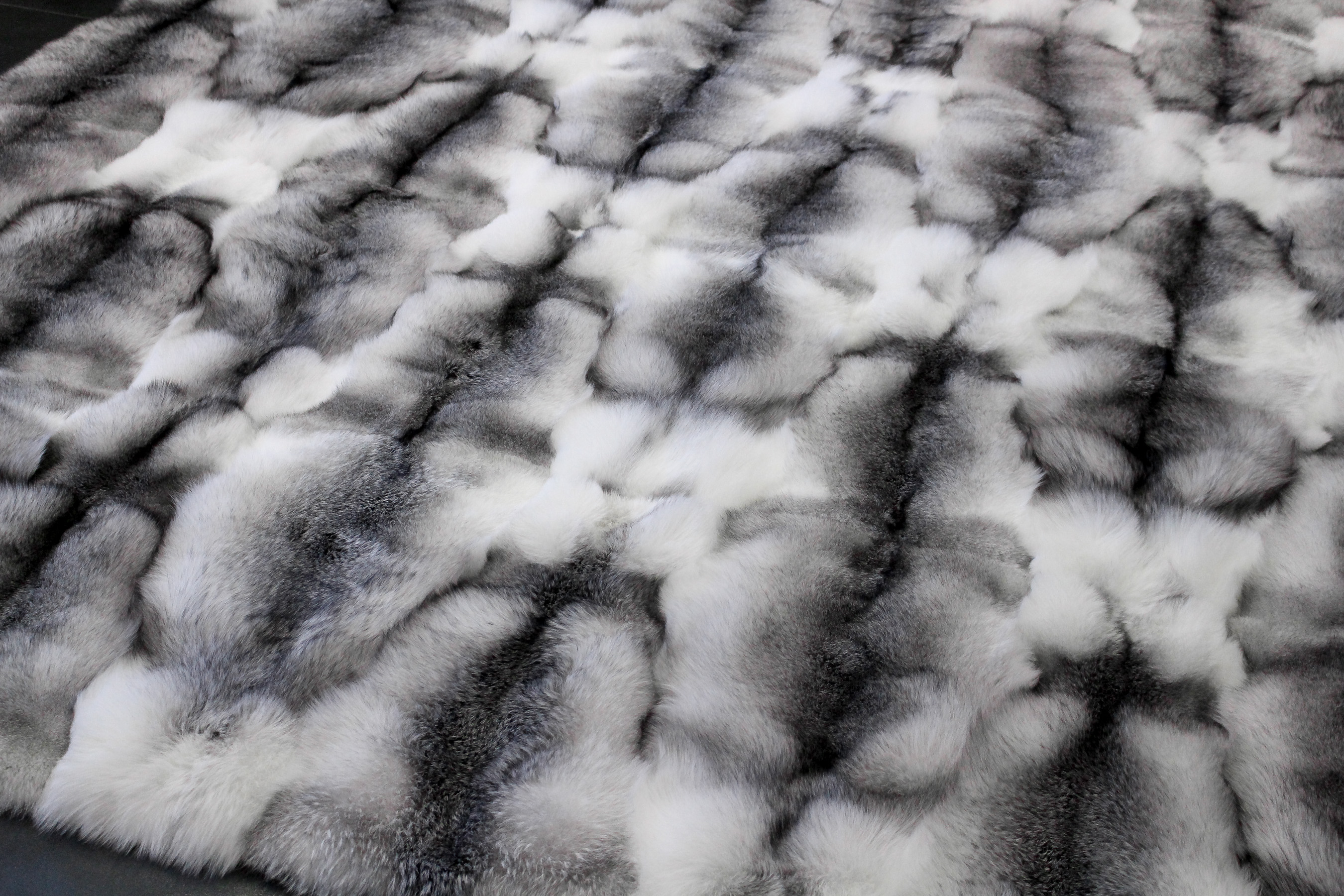 Echtpelz Teppich aus Blue Shadow Frost Füchsen