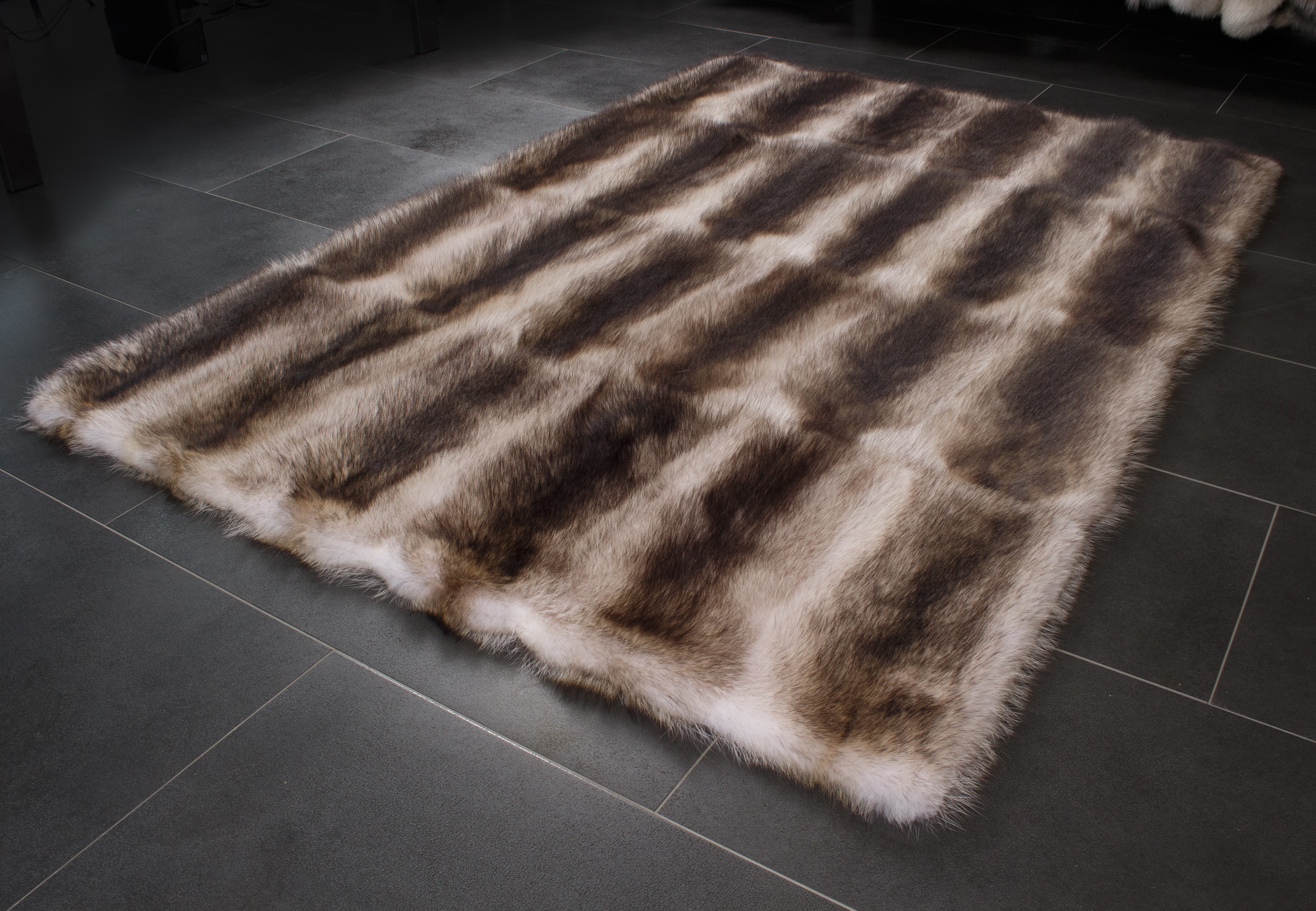 Kanadischer Waschbär Pelzteppich in Beige