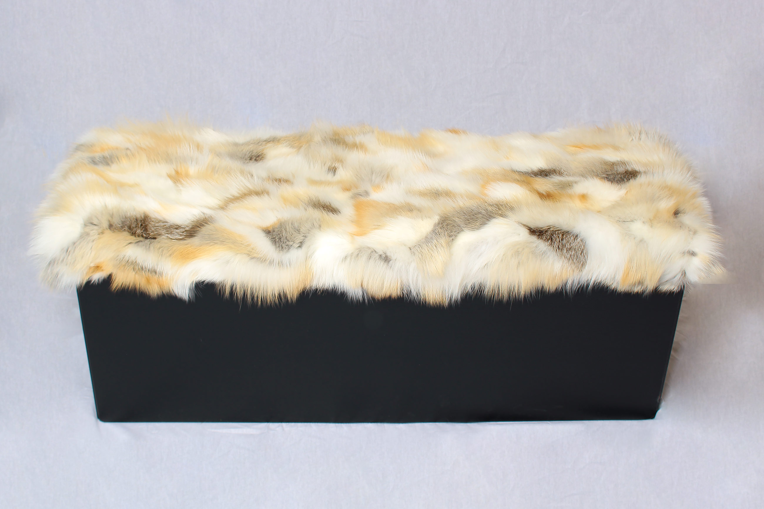 2-3070-Bequeme-Sitzbank-mit-Stauraum-Golden-Island-Fuchs-Bezug-Paustian Hübsche Golden Island Fuchsfell Sitztruhe mit Stauraum
