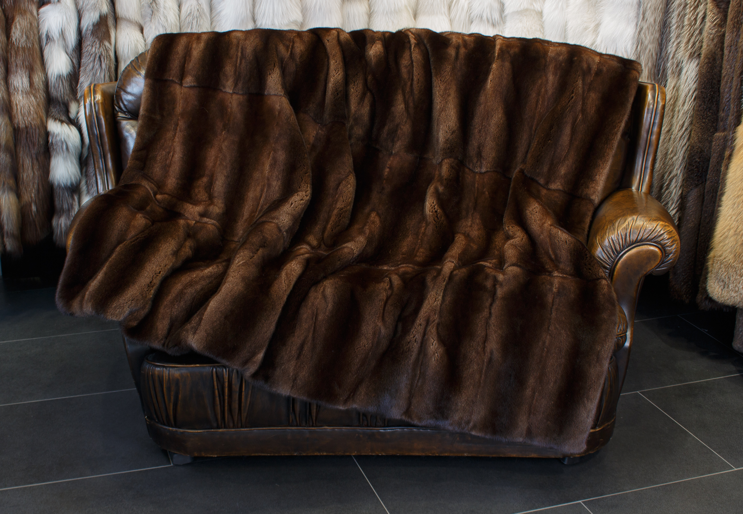 Hellbraune Felldecke aus Nerz Hellbraune Felldecke aus Nerz