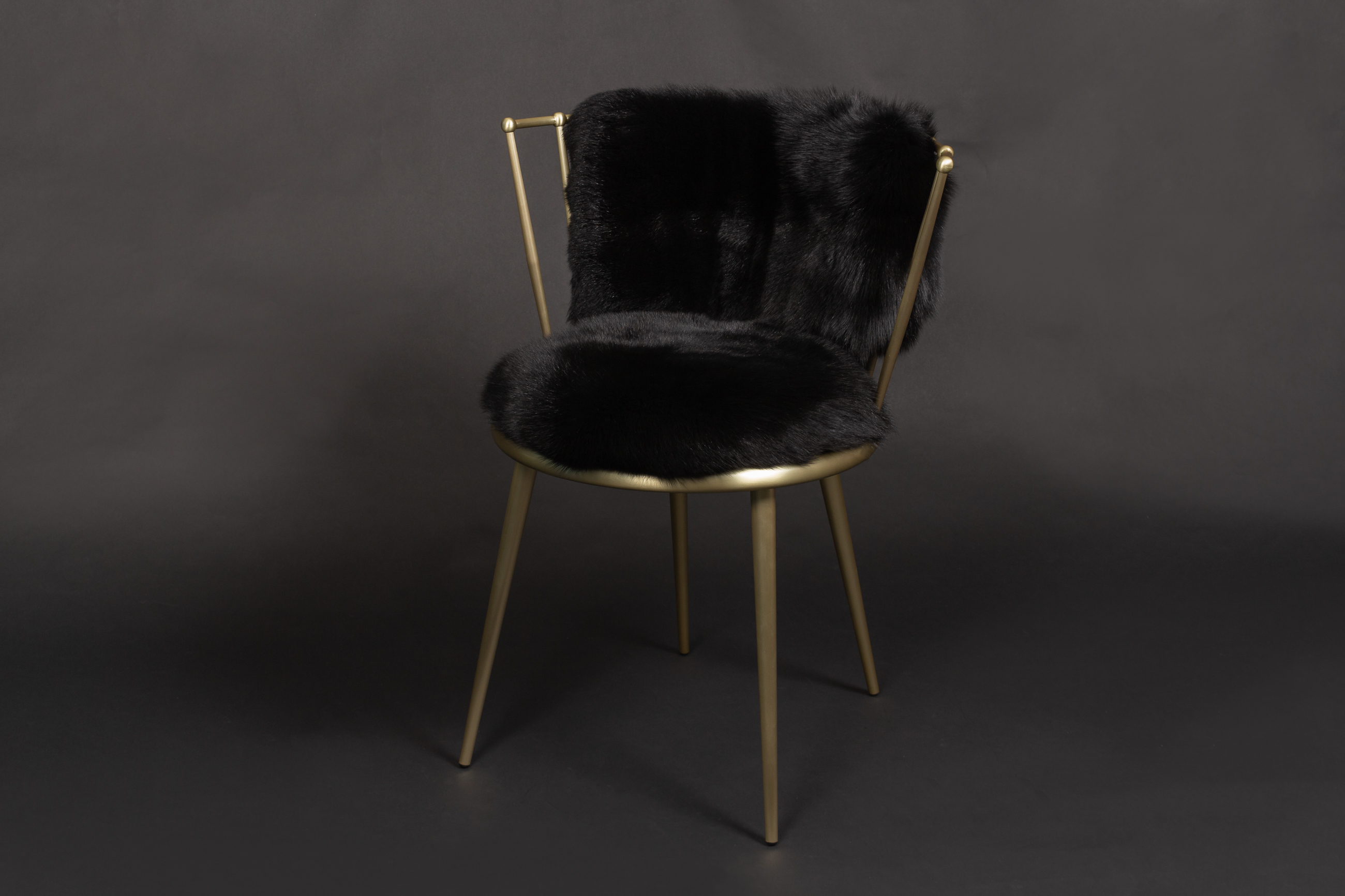 Skandinavischer Shadow Fuchs Stuhl in schwarz-gold