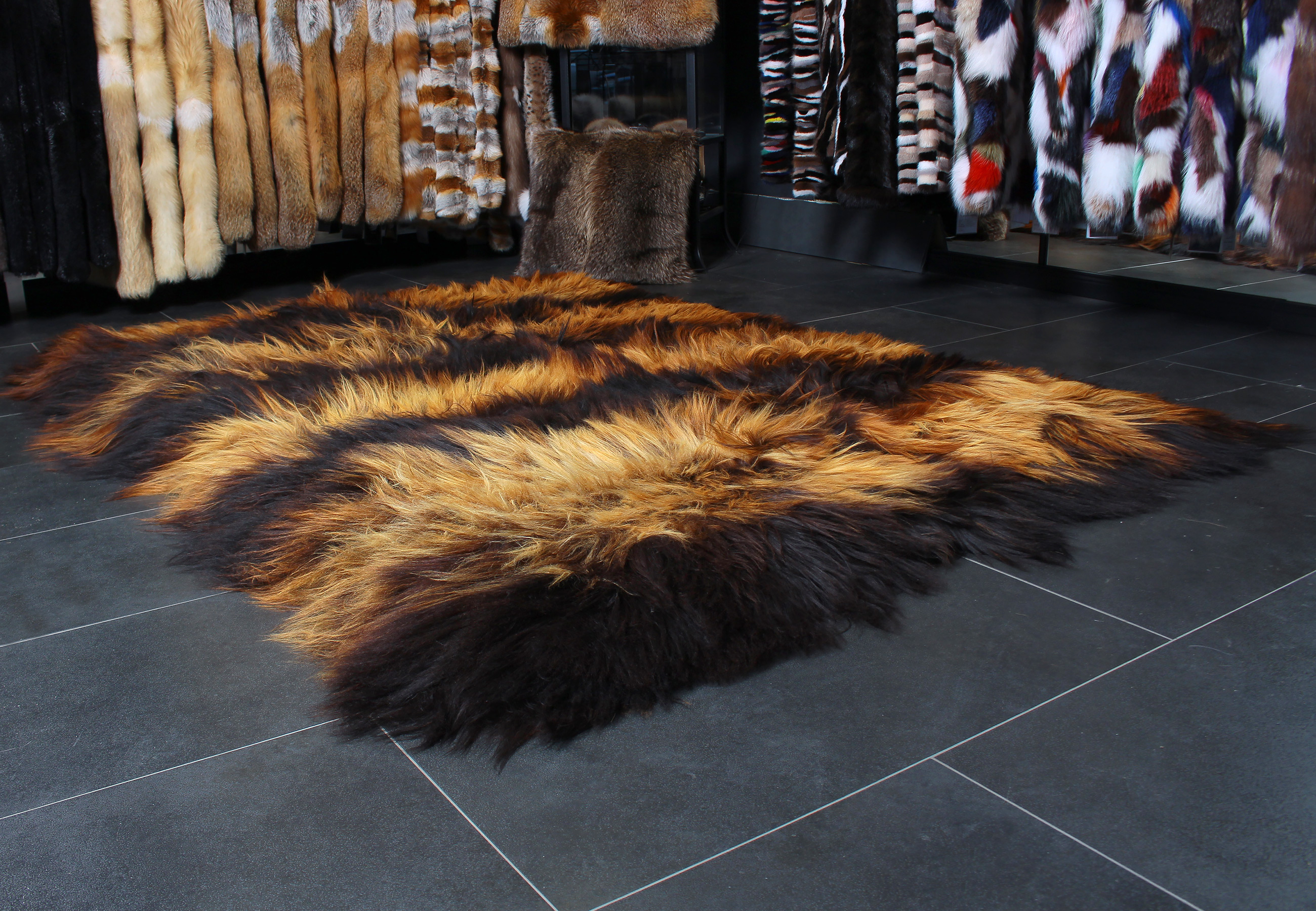 Lammfell Teppich in Schwarz Beige