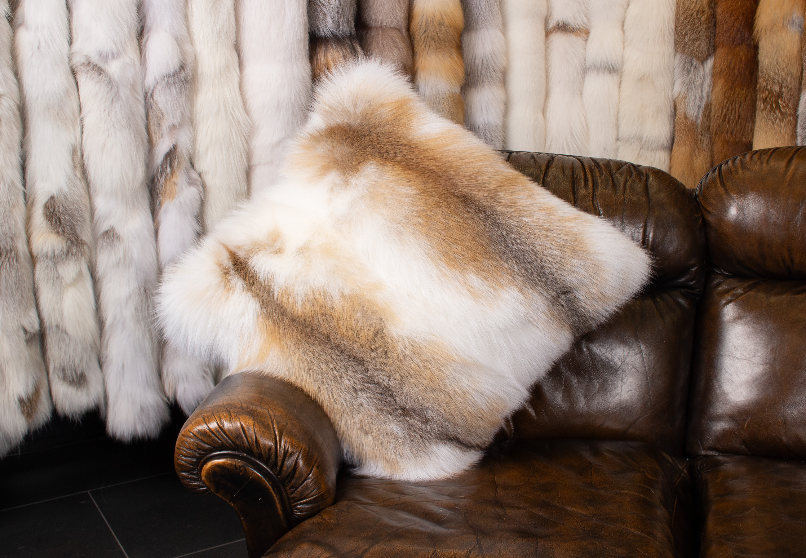 Kuscheliges Pelzkissen aus Sun Glo Fuchs Kuscheliges Pelzkissen aus Sun Glo Fuchs