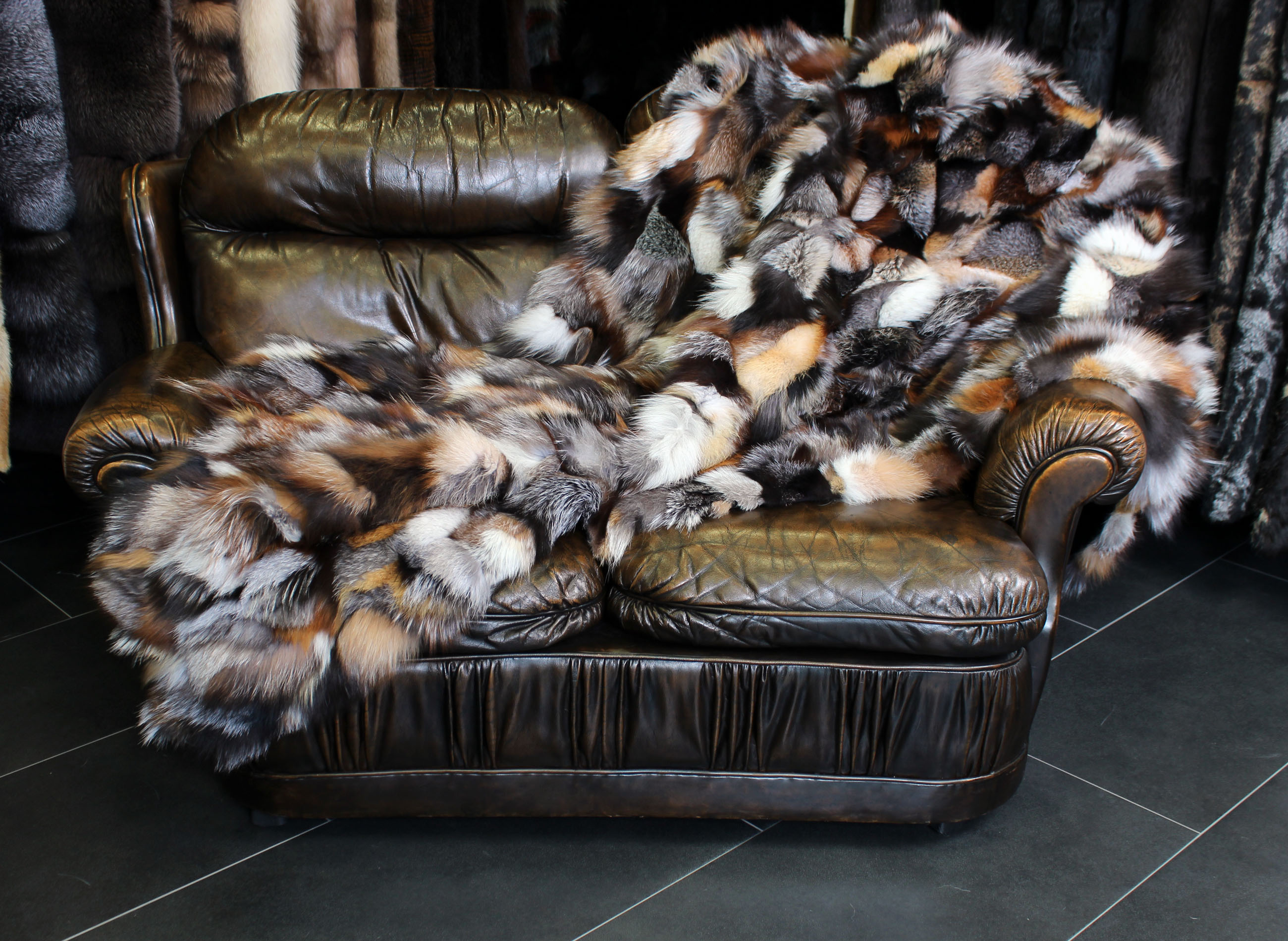 Fuchsstuecken-Pelzdecke-Naturton-05 Kuschelige Fuchsstücken Pelzdecke in verschiedenen Naturtönen