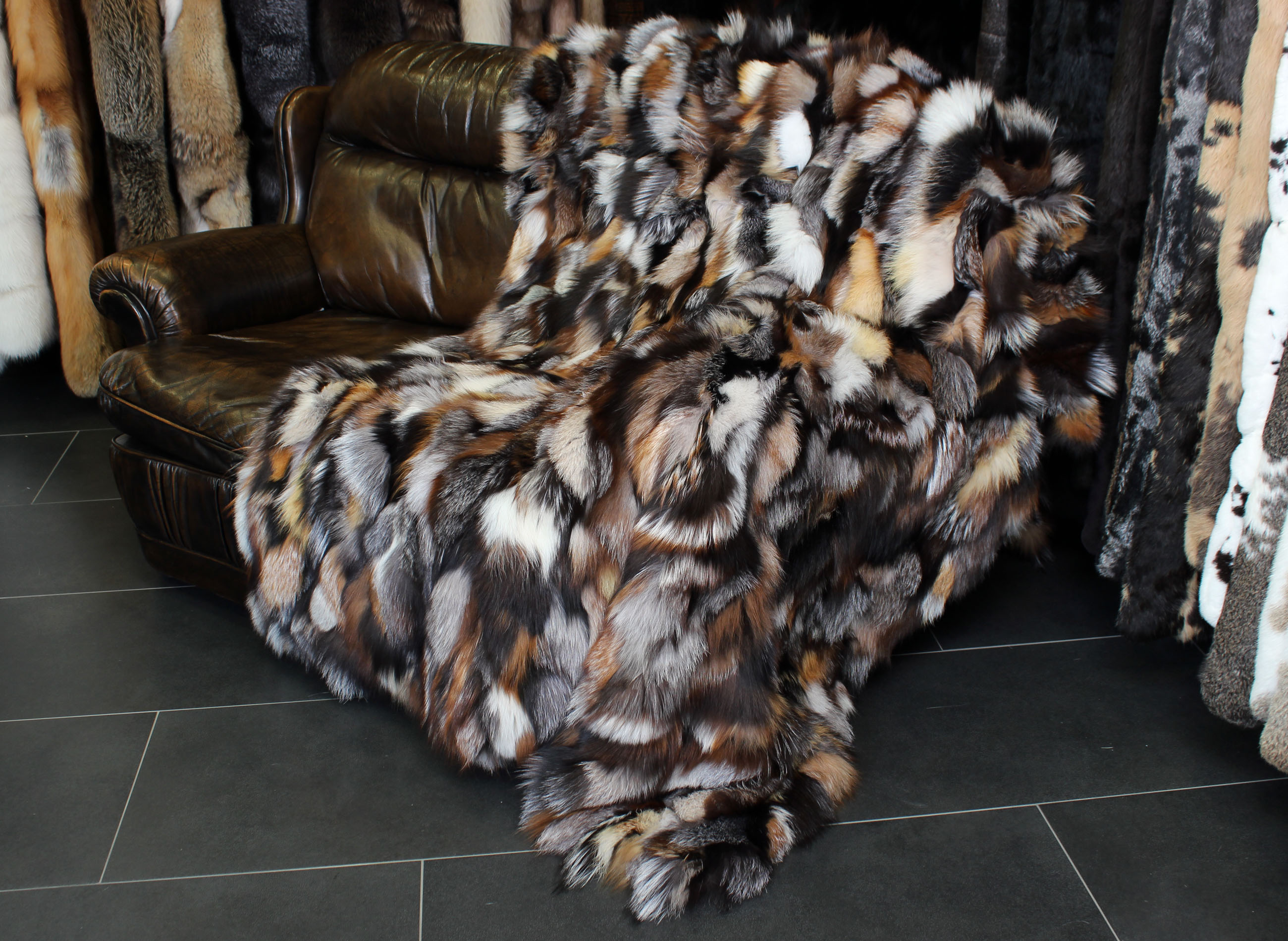 Fuchsstuecken-Pelzdecke-Naturton-06 Kuschelige Fuchsstücken Pelzdecke in verschiedenen Naturtönen