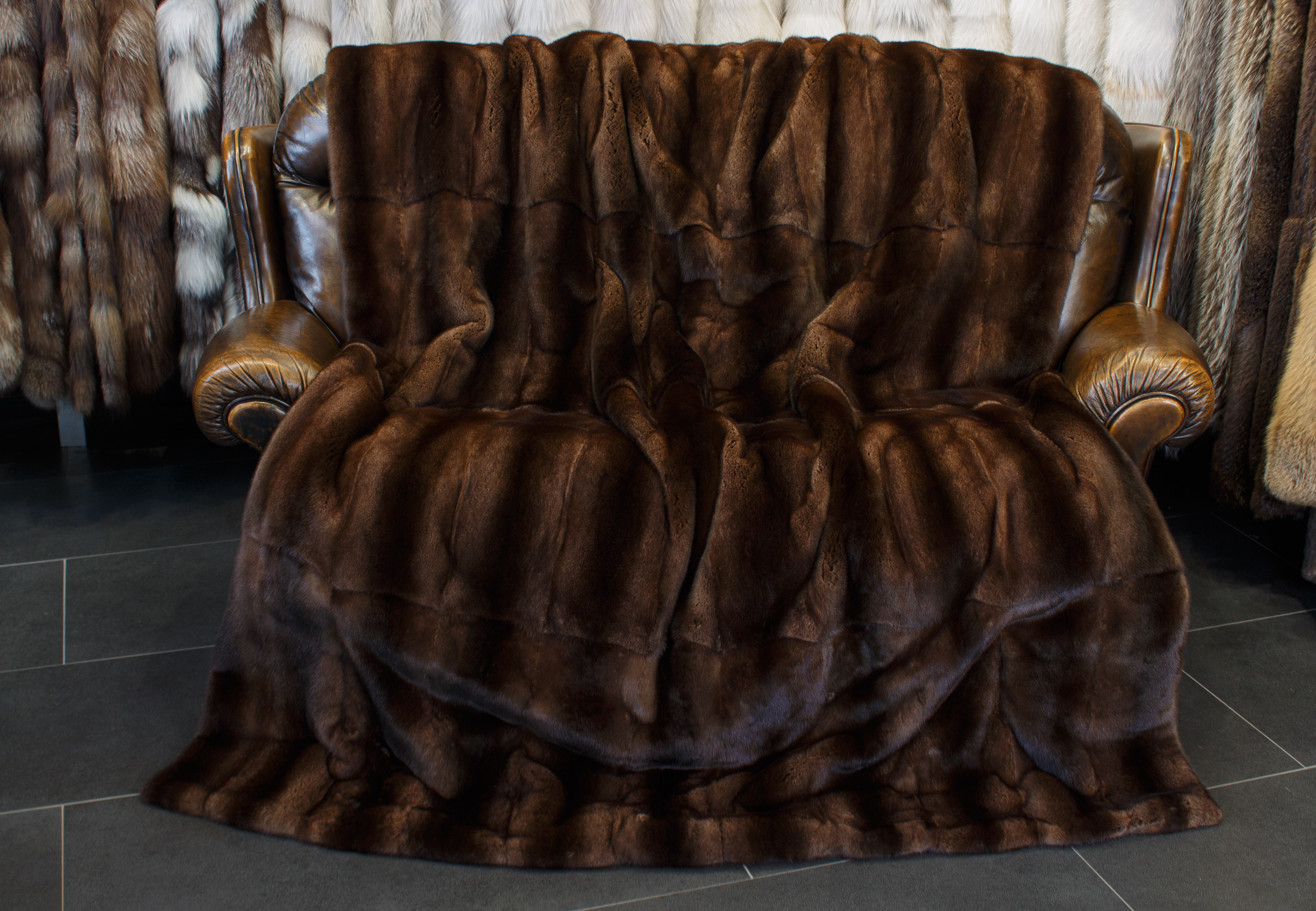 Hellbraune Felldecke aus Nerz Hellbraune Felldecke aus Nerz