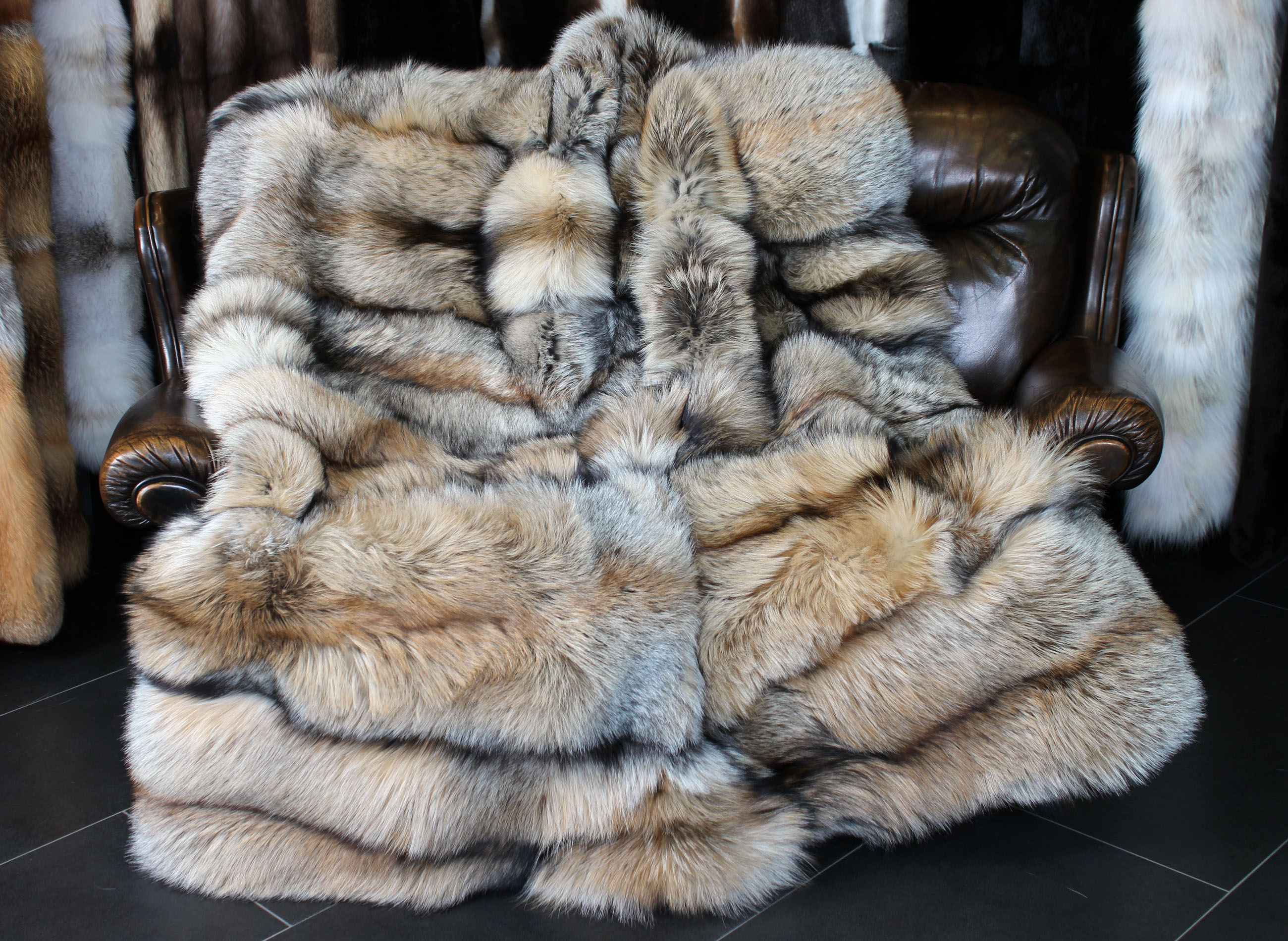 Blaufuchsdecke-SAGA-elegant-naturell-Smokey-04 SAGA Cross-Fuchsdecke "Smokey"