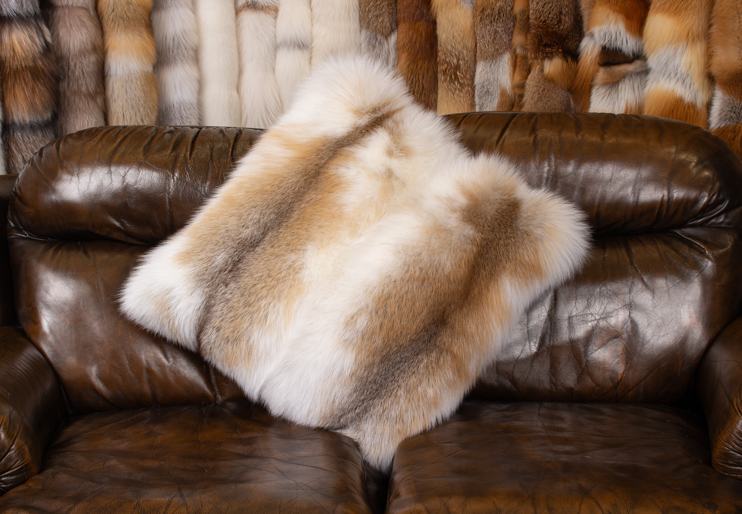 Kuscheliges Pelzkissen aus Sun Glo Fuchs Kuscheliges Pelzkissen aus Sun Glo Fuchs