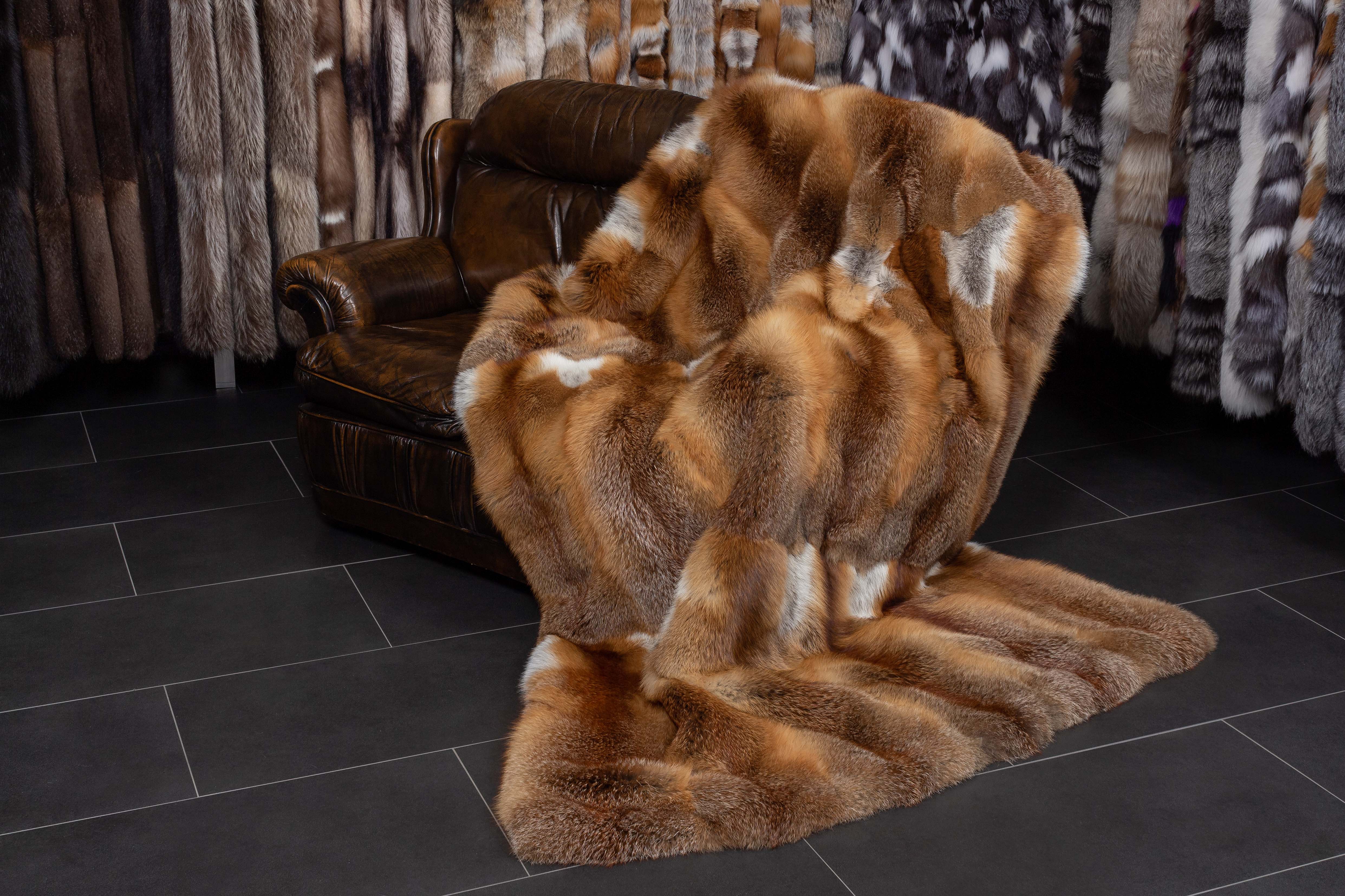 4-7152-Europaeische-Rotfuchs-Felldecke-Lars-Paustian Felldecke aus europäischen Rotfüchsen "Tegernsee"