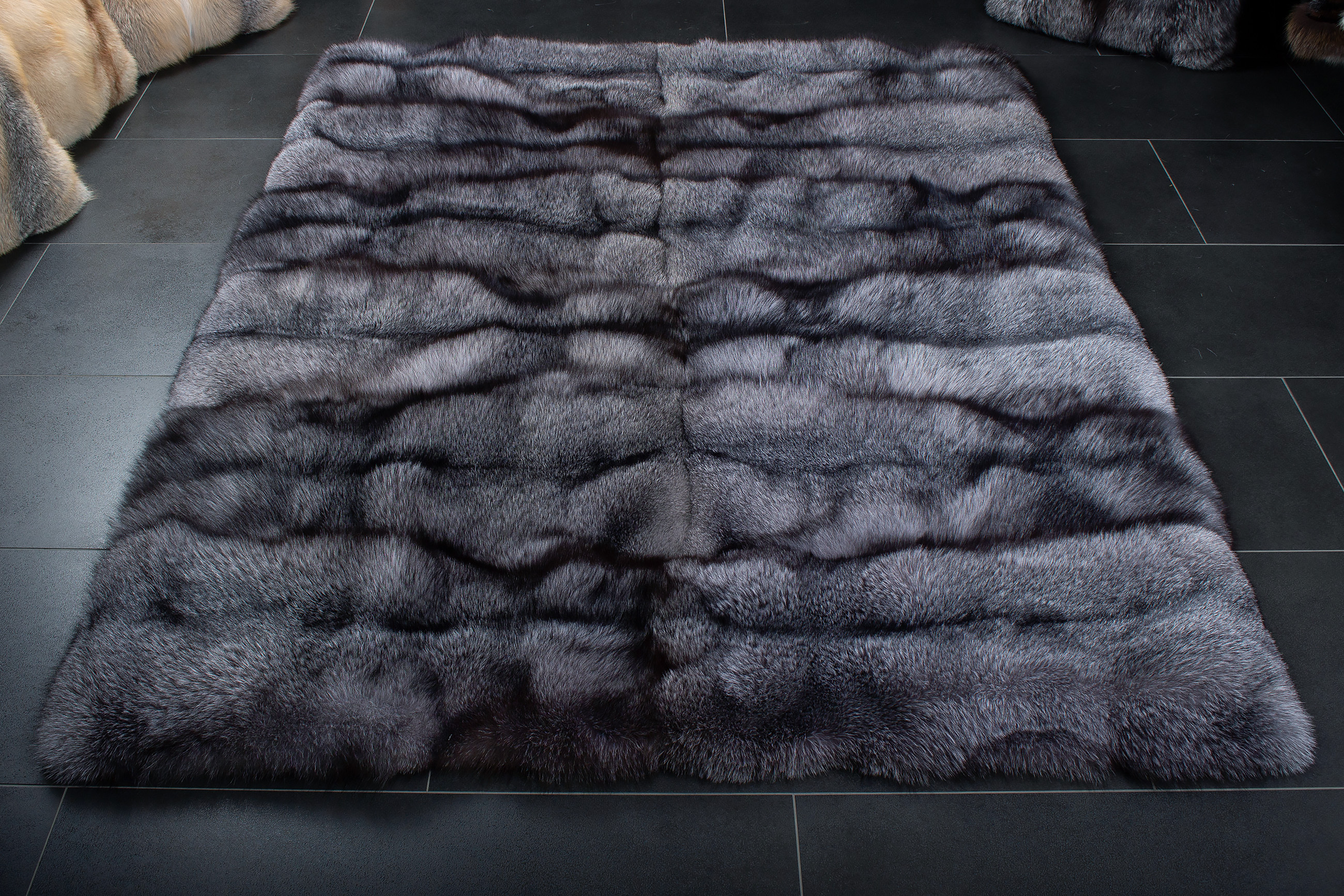 2-3260-Blue-Frost-Fuchs-Teppich-Echtfell-Lars-Paustian Blue Frost Fuchs Teppich - 100% Echtfell