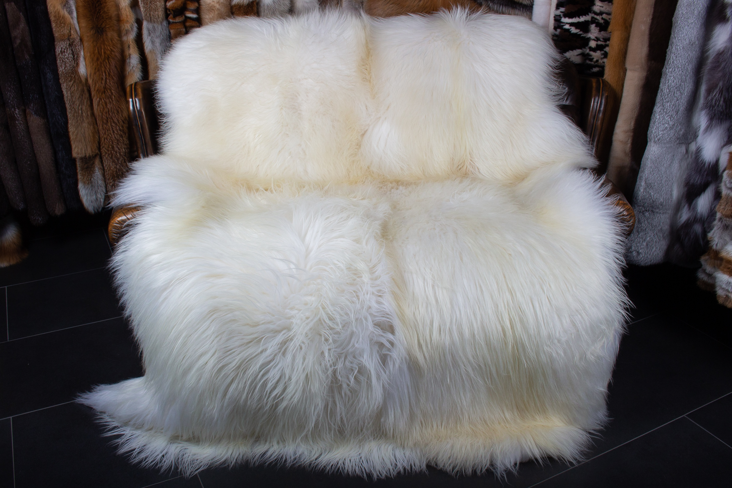 2-7700-Nordland-Schnucken-Felldecke-Lars-Paustian Nordland Schnucken Felldecke