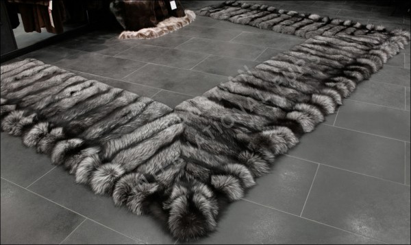 Pelz Bettvorleger aus SAGA Silberfuchs