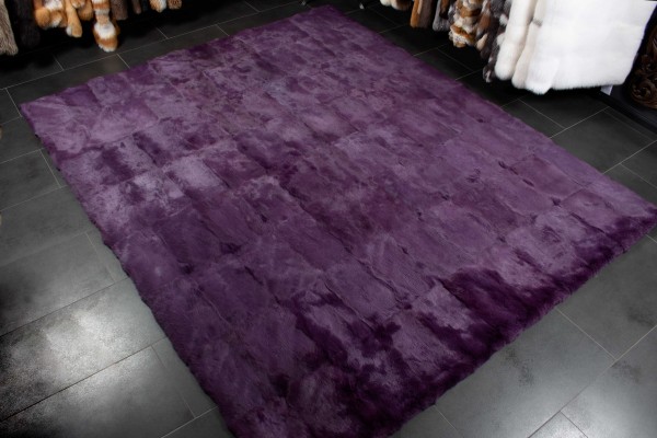 Echtfell Teppich aus Kaninchen in Lila Echtfell Teppich aus Kaninchen in Lila