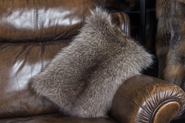 Kleines Waschbär Fellkissen Kleines Waschbär Fellkissen