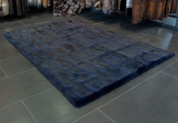 Bisam Fellteppich in Blau Bisam Fellteppich in Blau