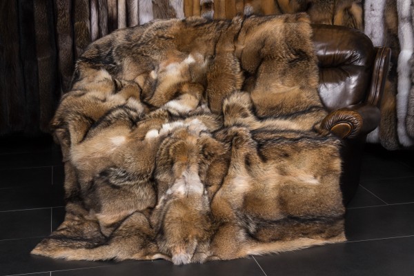 Kojoten Pelzdecke aus Kanadischen Fellen Kojoten Pelzdecke aus Kanadischen Fellen
