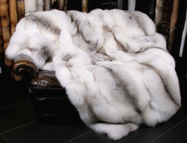 Naturfarbene Fawnlight Fuchs Felldecke (SAGA Fur) Naturfarbene Fawnlight Fuchs Felldecke (SAGA Fur)